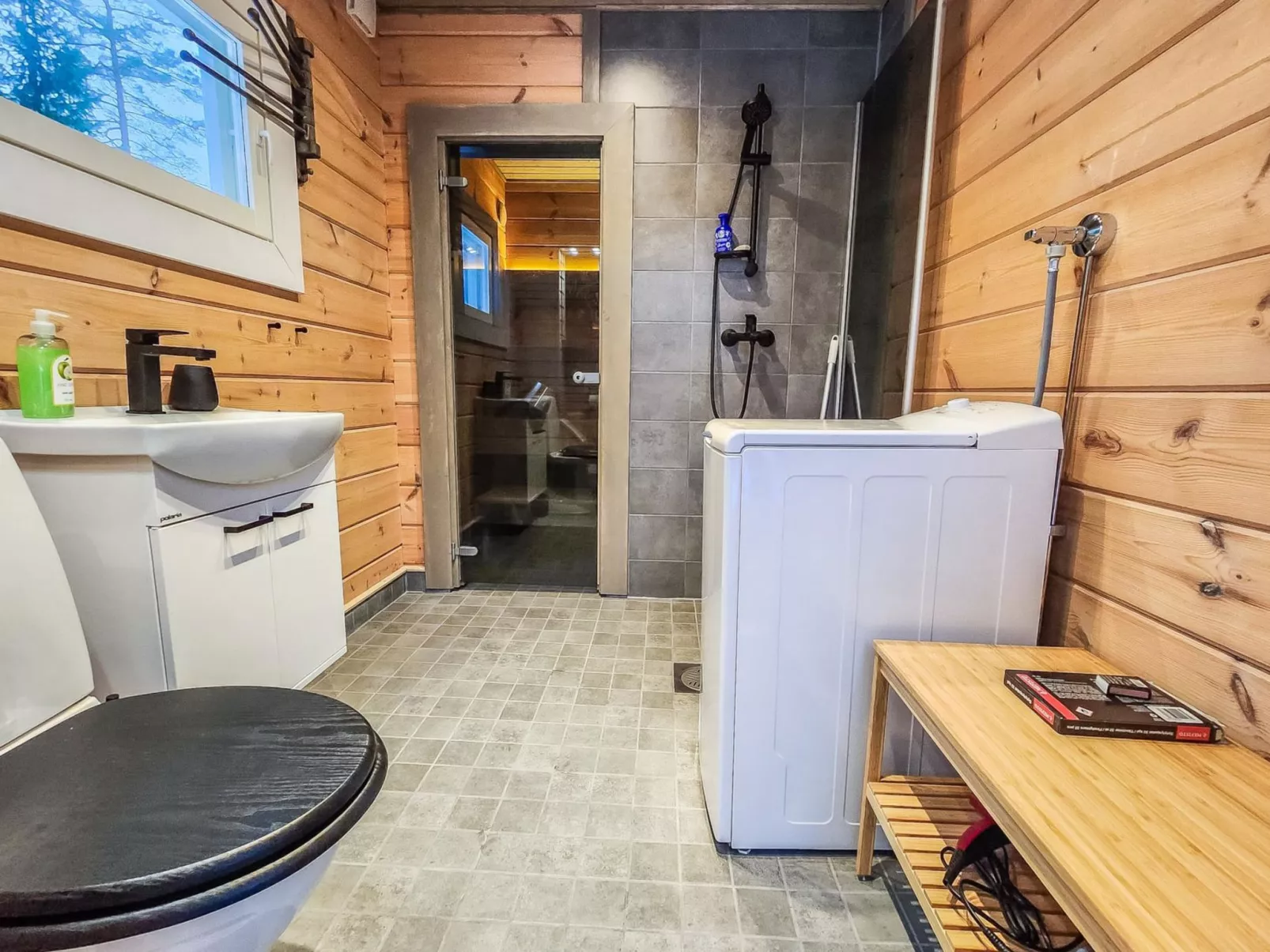 Pyhtään jussila-Inside