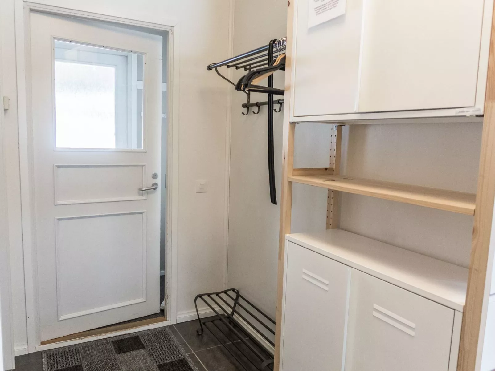 Lomakatti 7 b-Inside