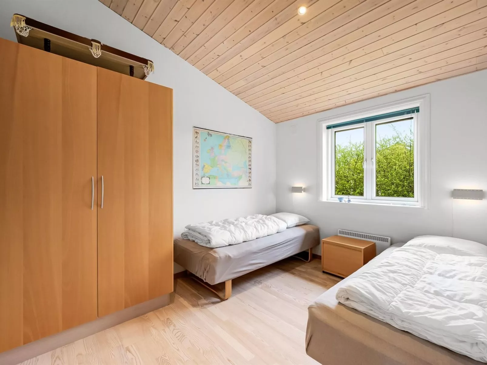 "Gertrud" - 950m to the fjord-Drinnen