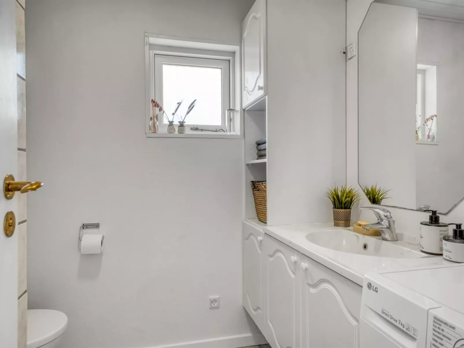 "Toralf" -  from the sea-Drinnen