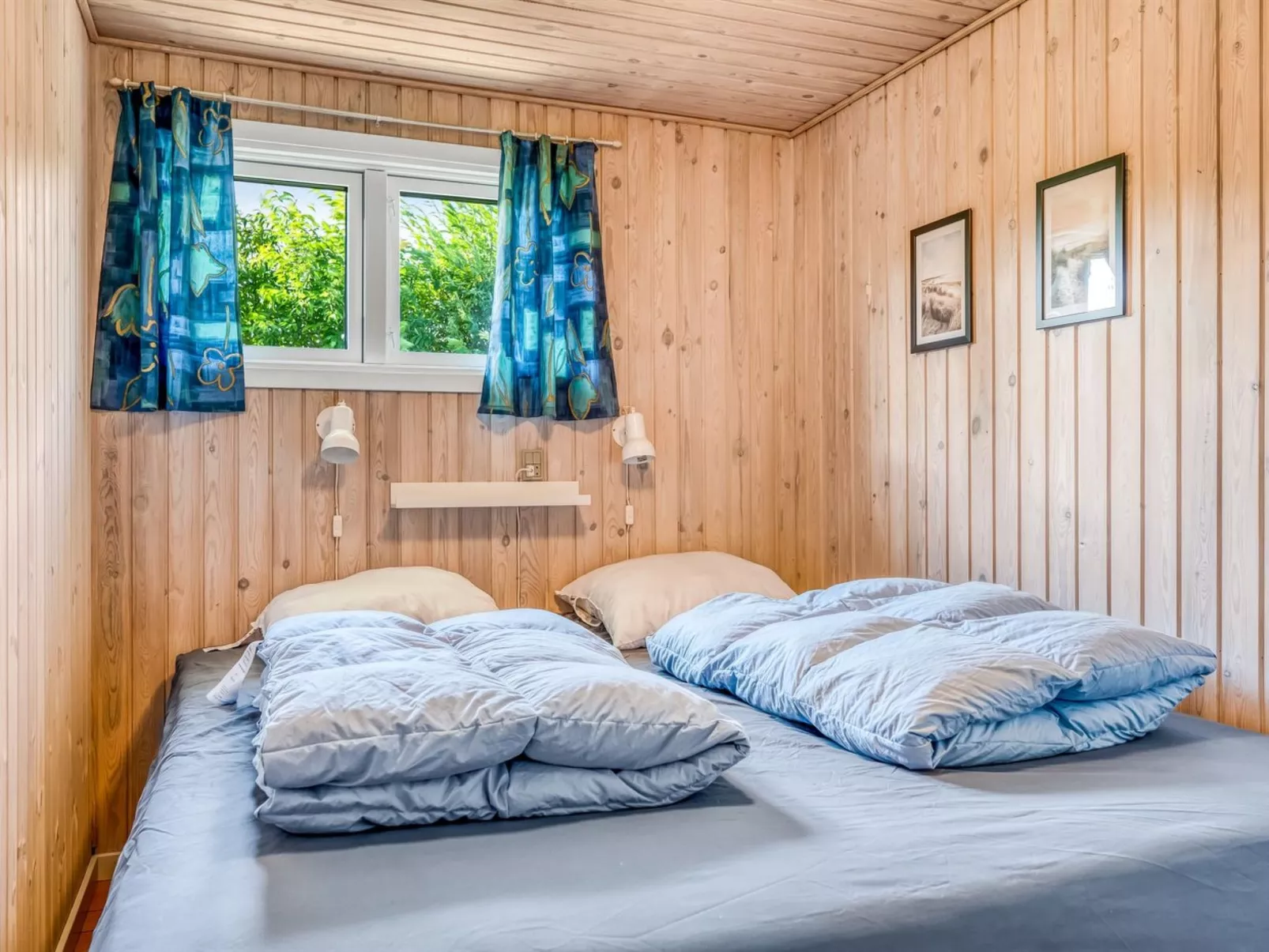 "Rathi" -  from the sea-Drinnen