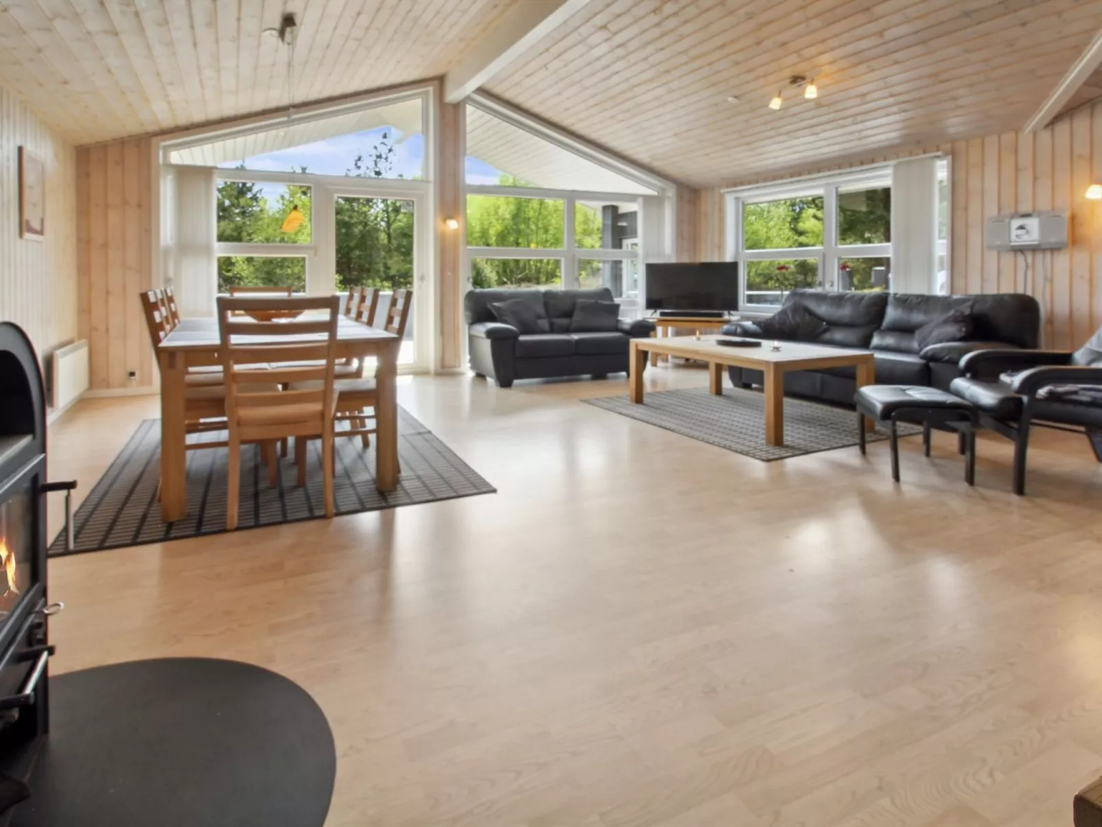 "Kiowa" - 4km from the sea-Drinnen