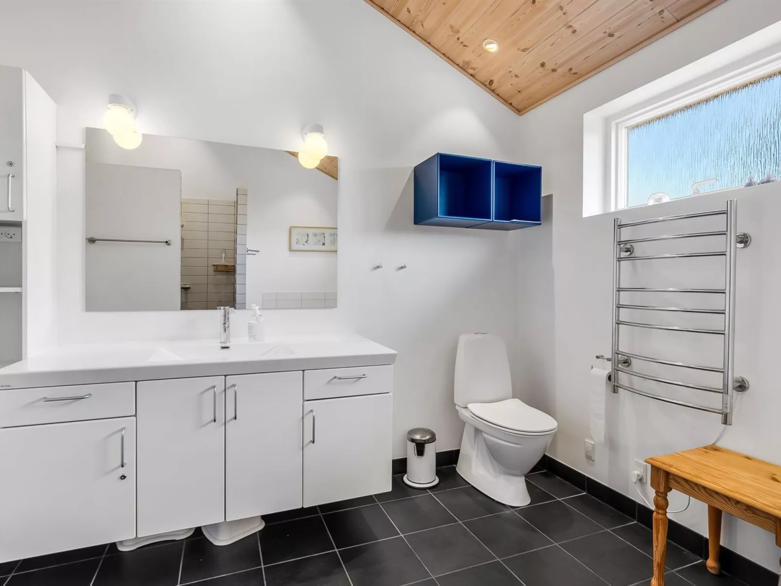 "Shania" - 300m from the sea-Inside