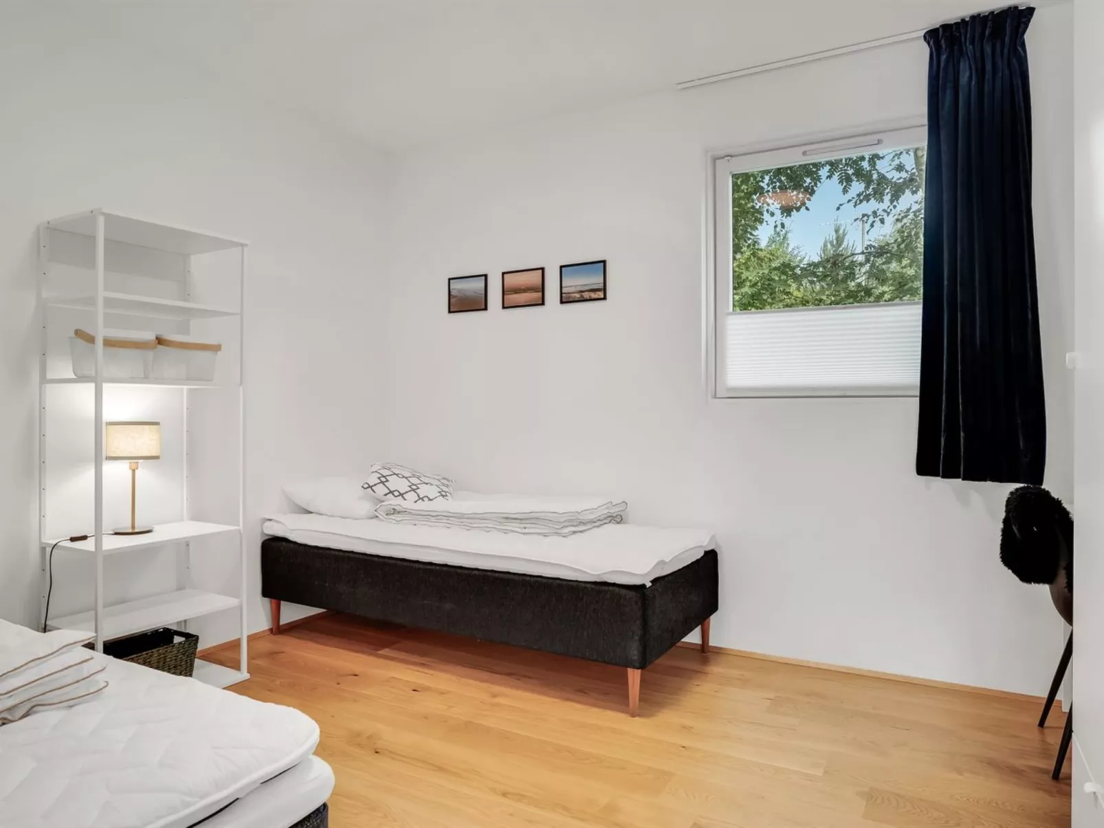 "Jonas" -  from the sea-Dedans