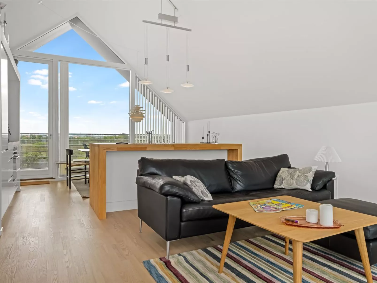 "Anita" - 575m from the sea-Drinnen