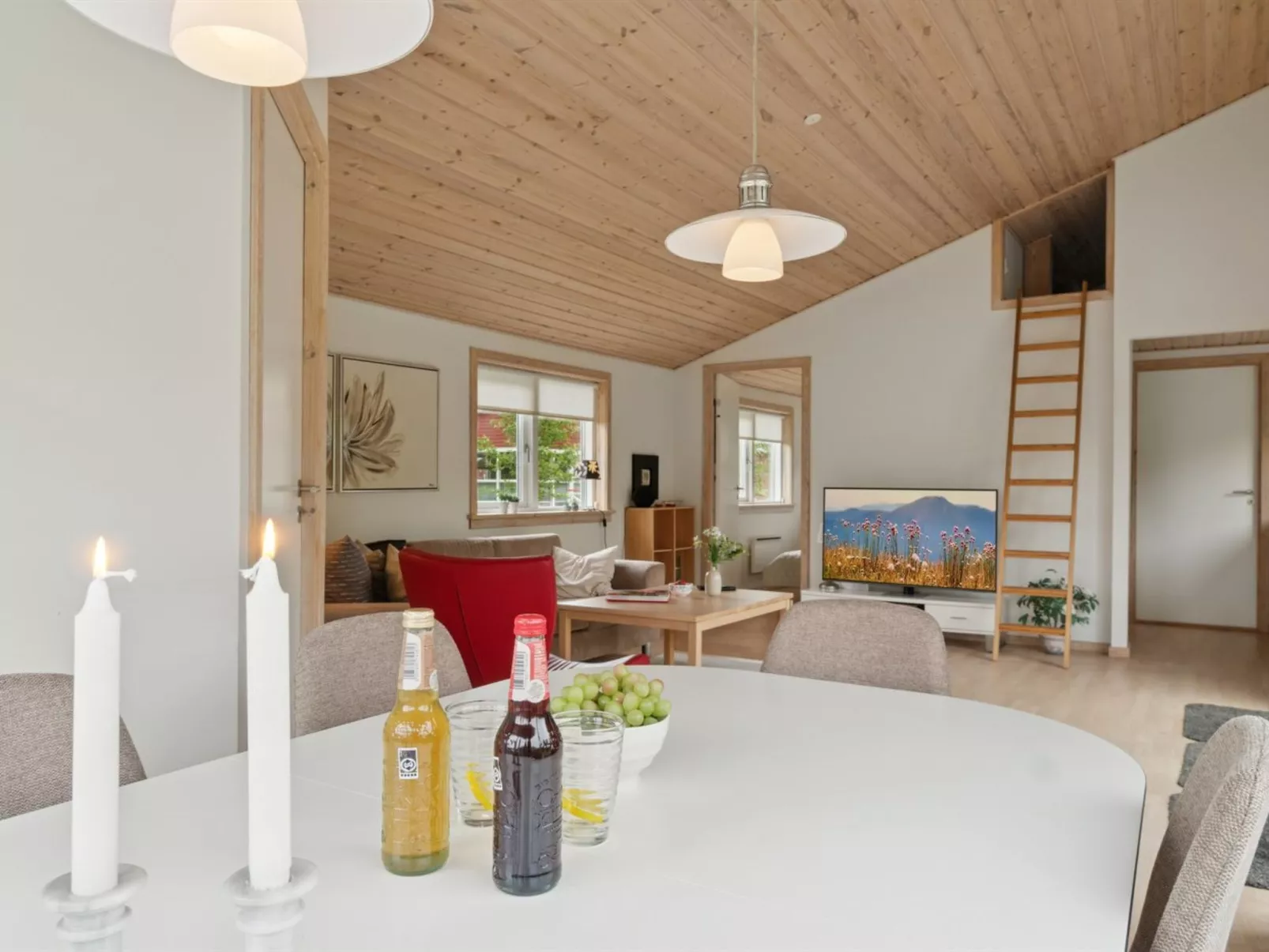 "Ilta" - 2.8km from the sea-Dedans