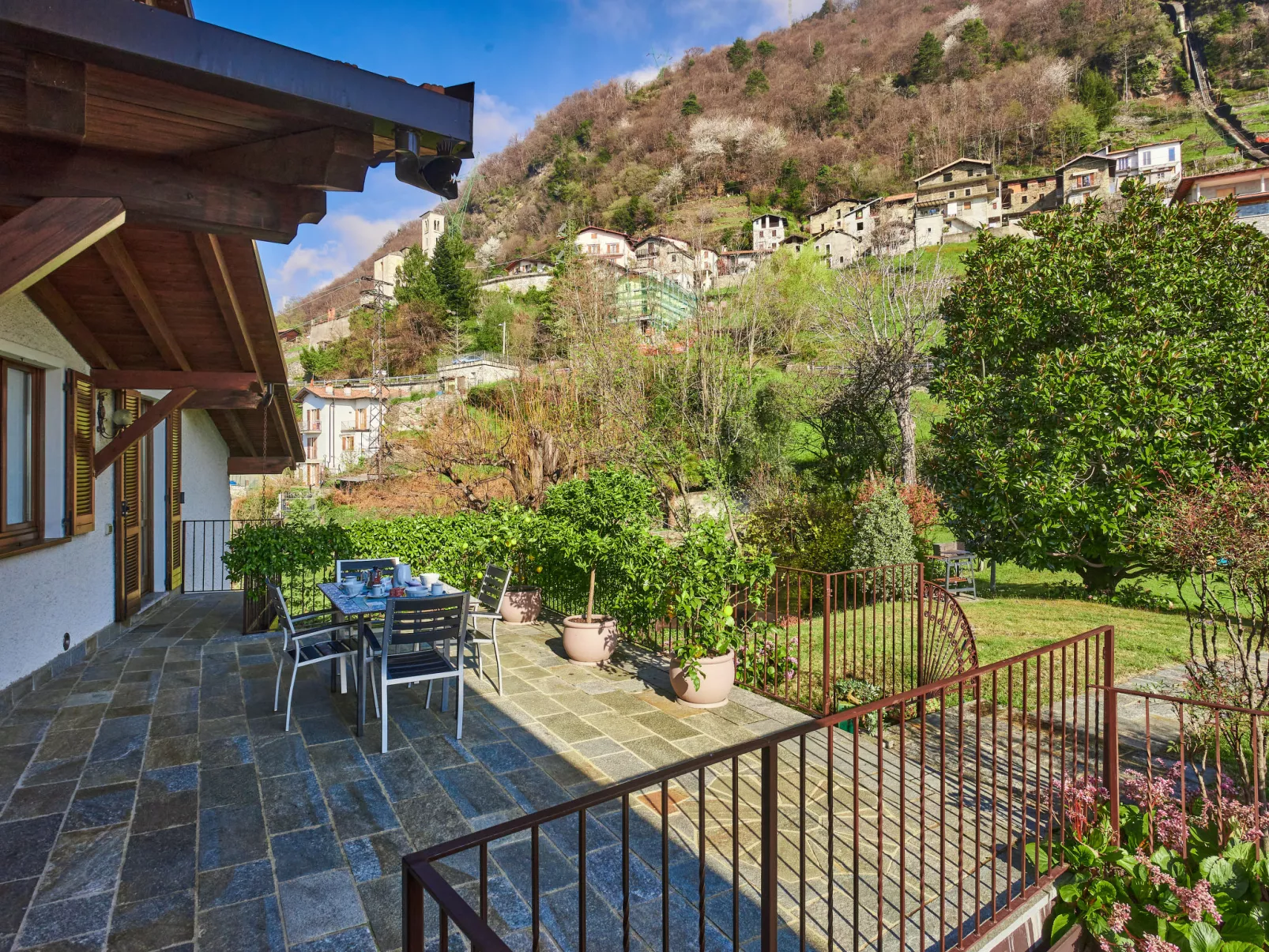 Bellavista (GRV240)-Outside