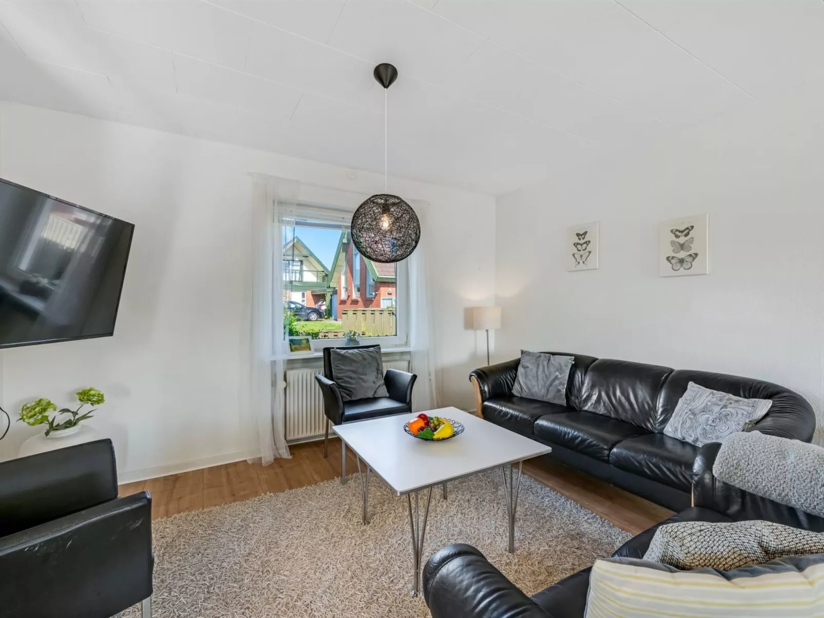 "Svein" - 500m to the fjord-Drinnen