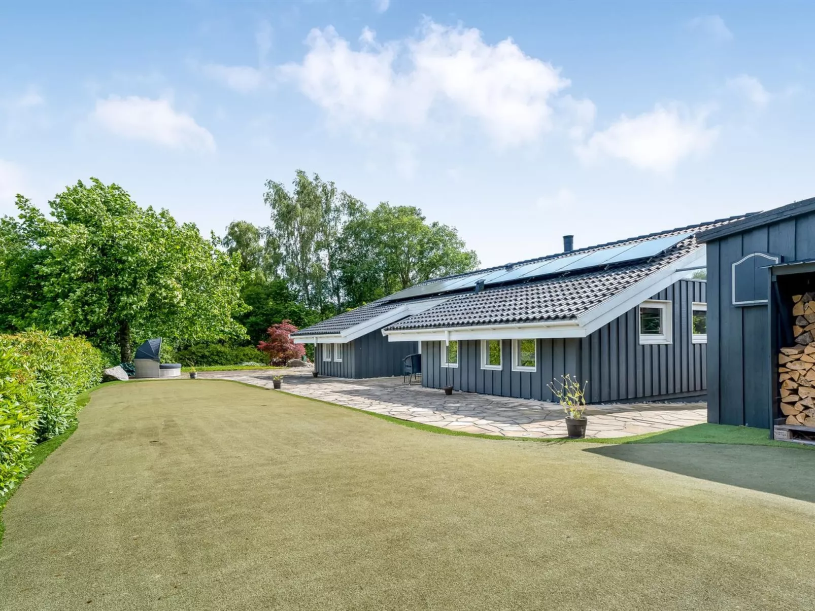 "Ellie" - 700m from the sea-Outside