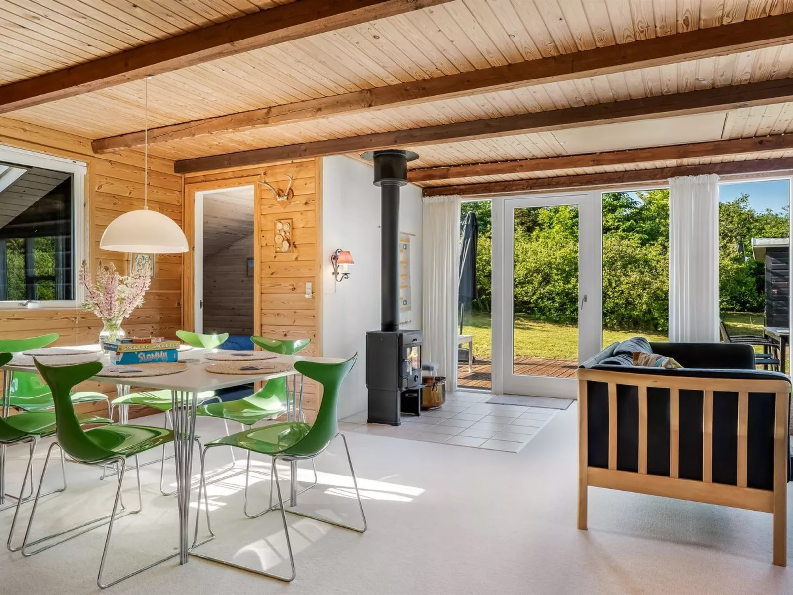 "Laris" - 700m to the fjord-Dedans