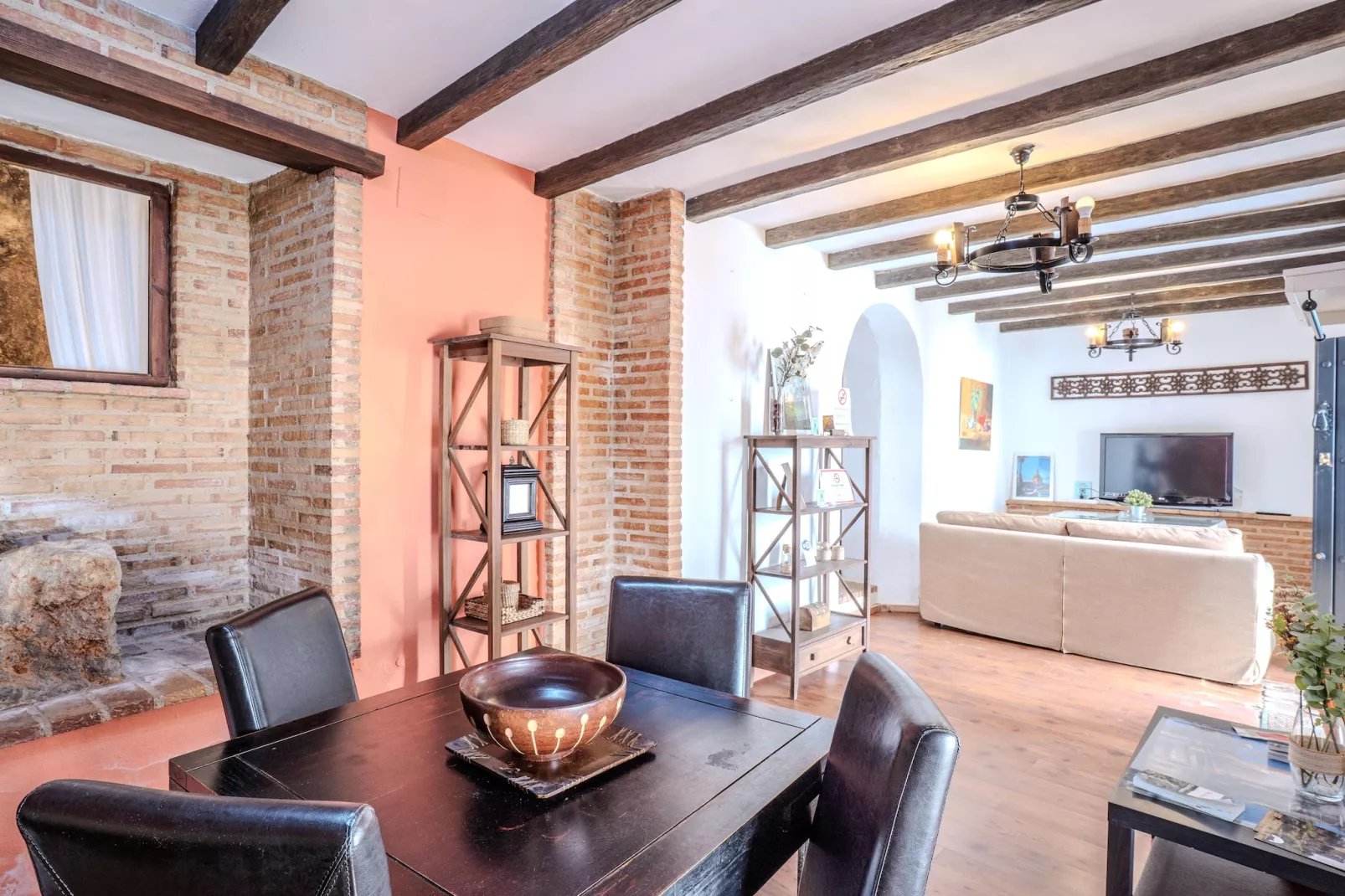 El Pocito-Dining room