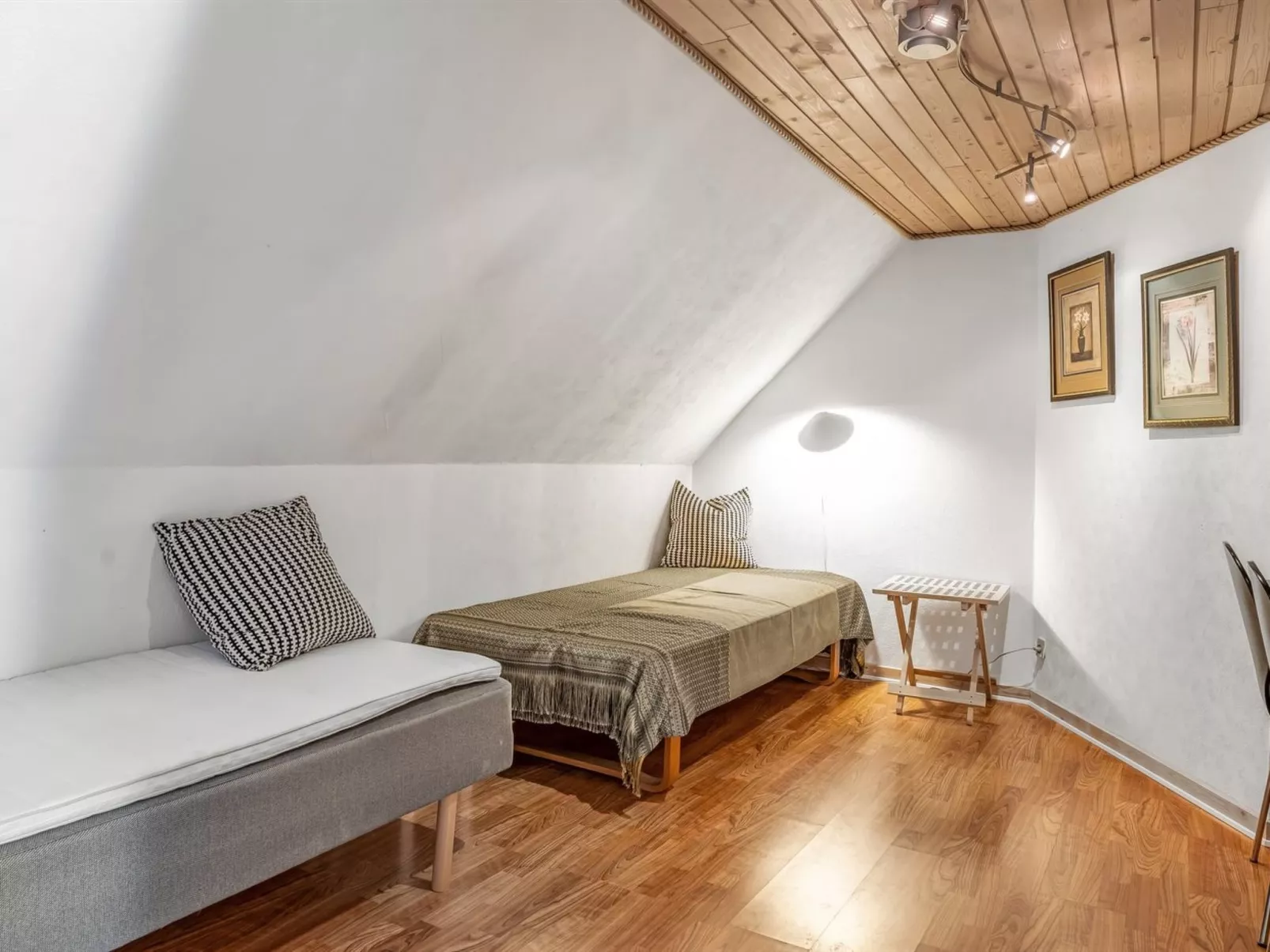 "Elia" - 5km to the fjord-Dedans