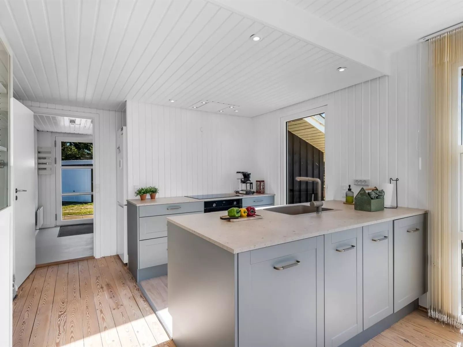 "Sinikka" - 900m from the sea-Drinnen