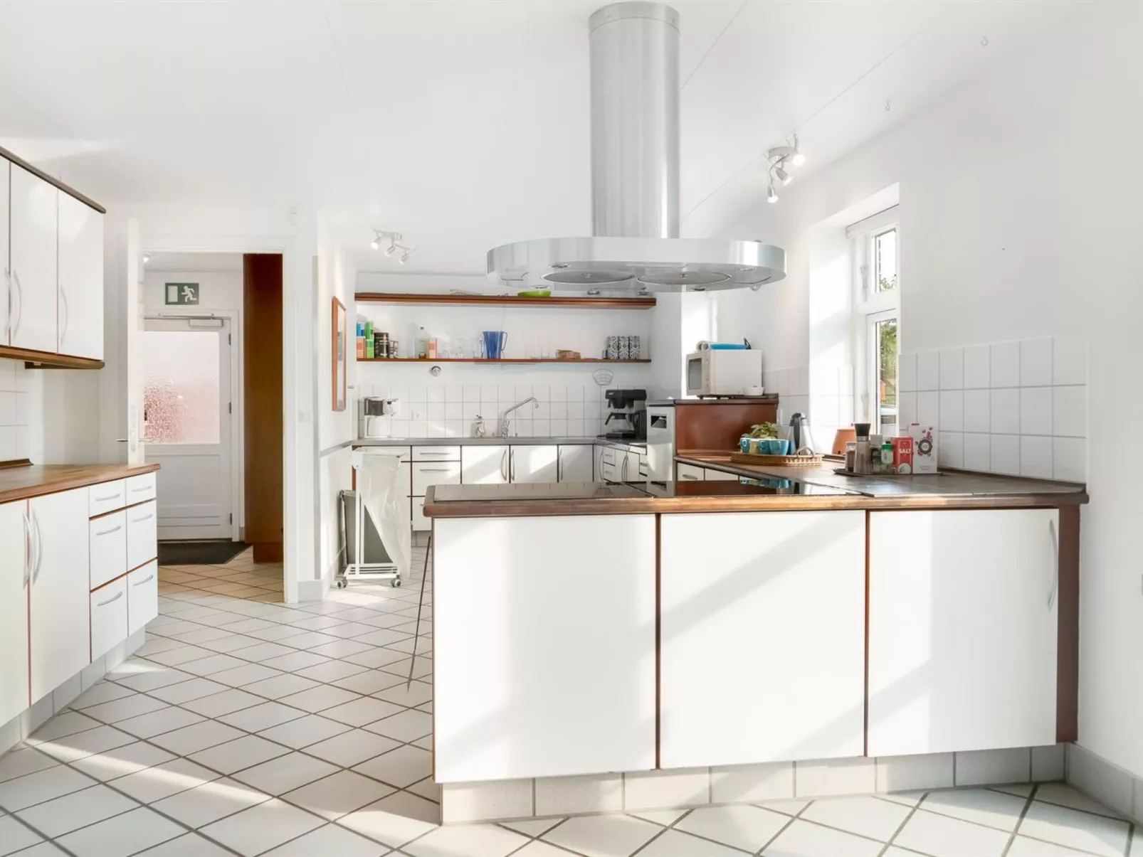 "Har" - 1.2km from the sea-Inside