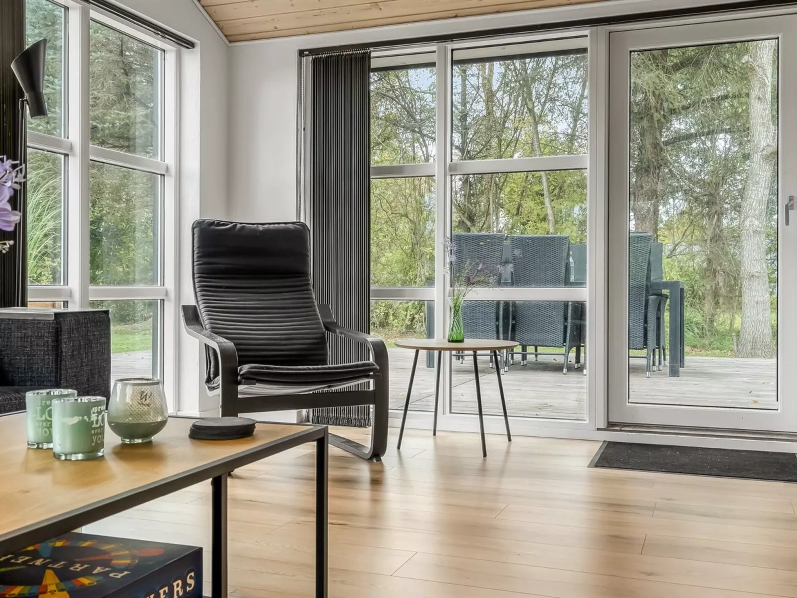 "Silvia" -  from the sea-Drinnen