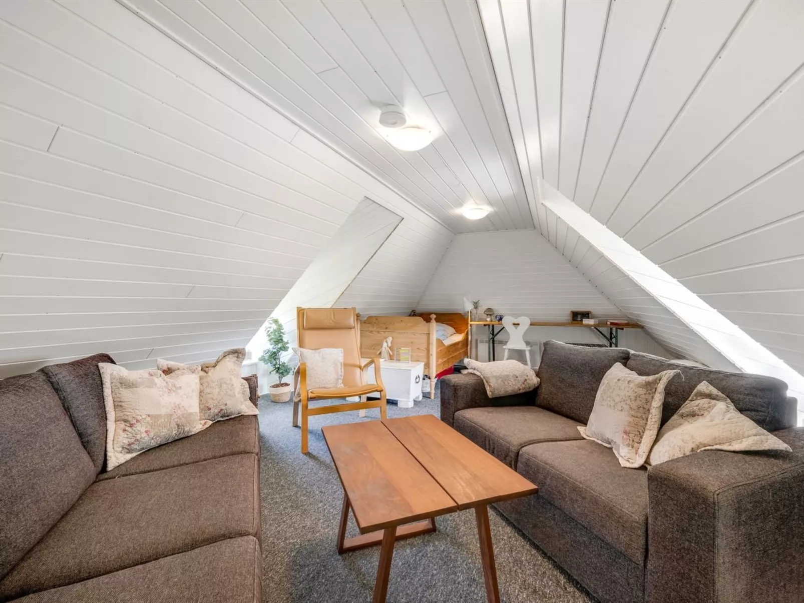 "Reinhard" -  from the sea-Drinnen