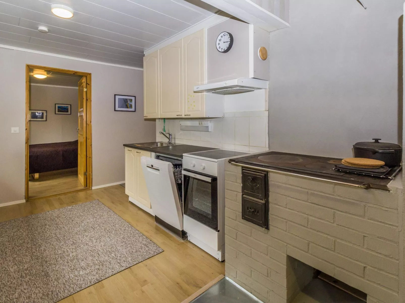 Perälän pirtti-Inside