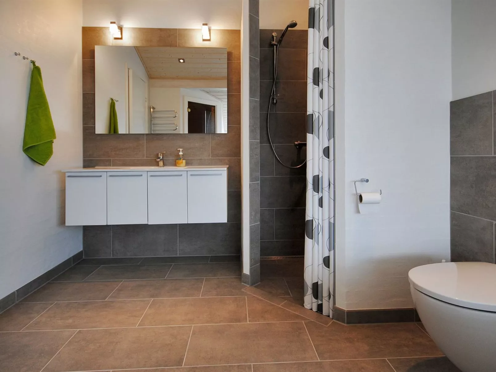 "Arisa" - 100m to the fjord-Inside