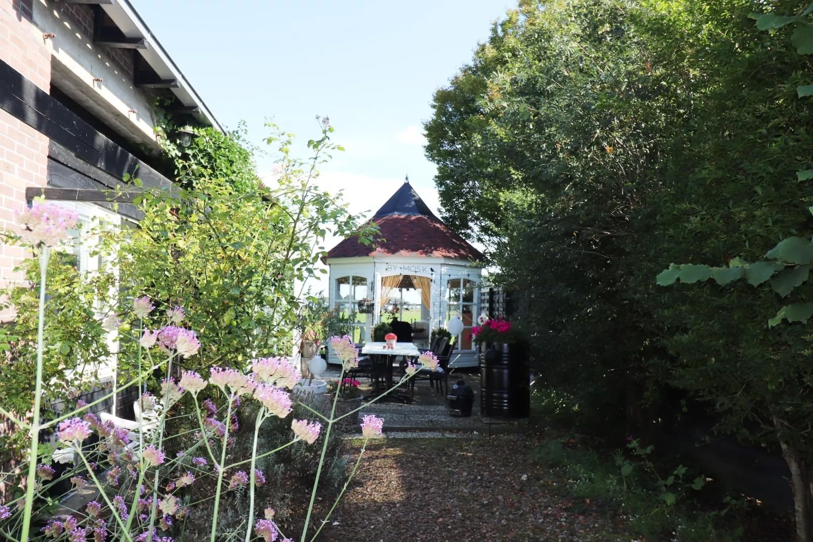 By Mosk 1-Garten Sommer