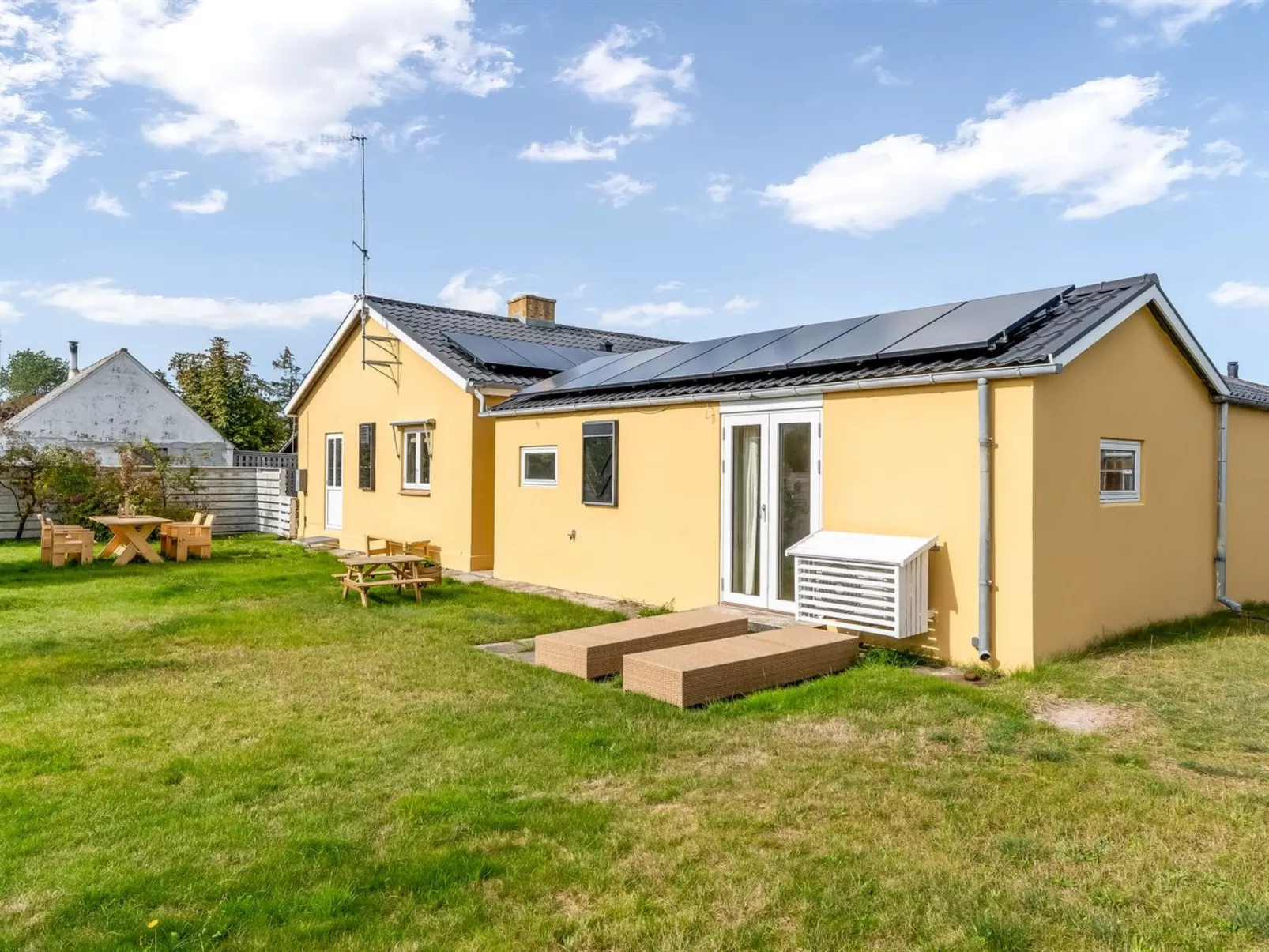 "Alpi" - 270m from the sea-Outside