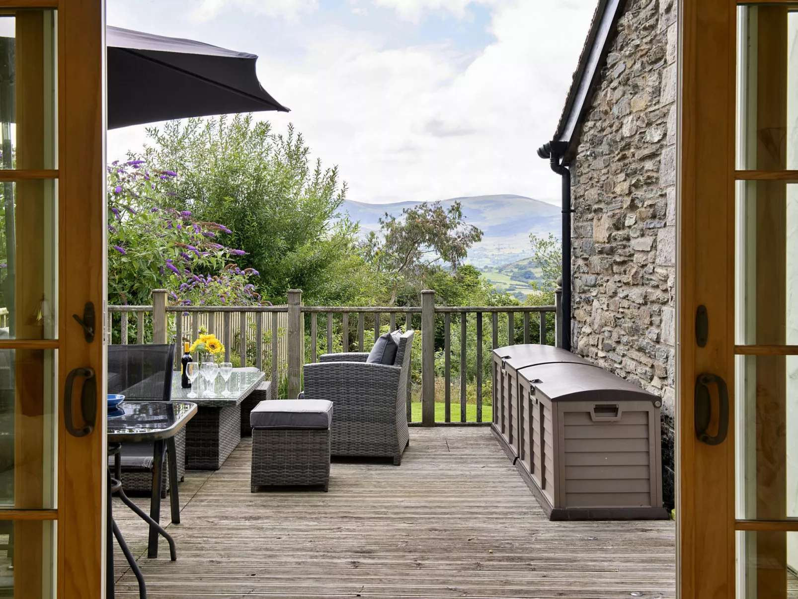 Buzzards View-Dehors