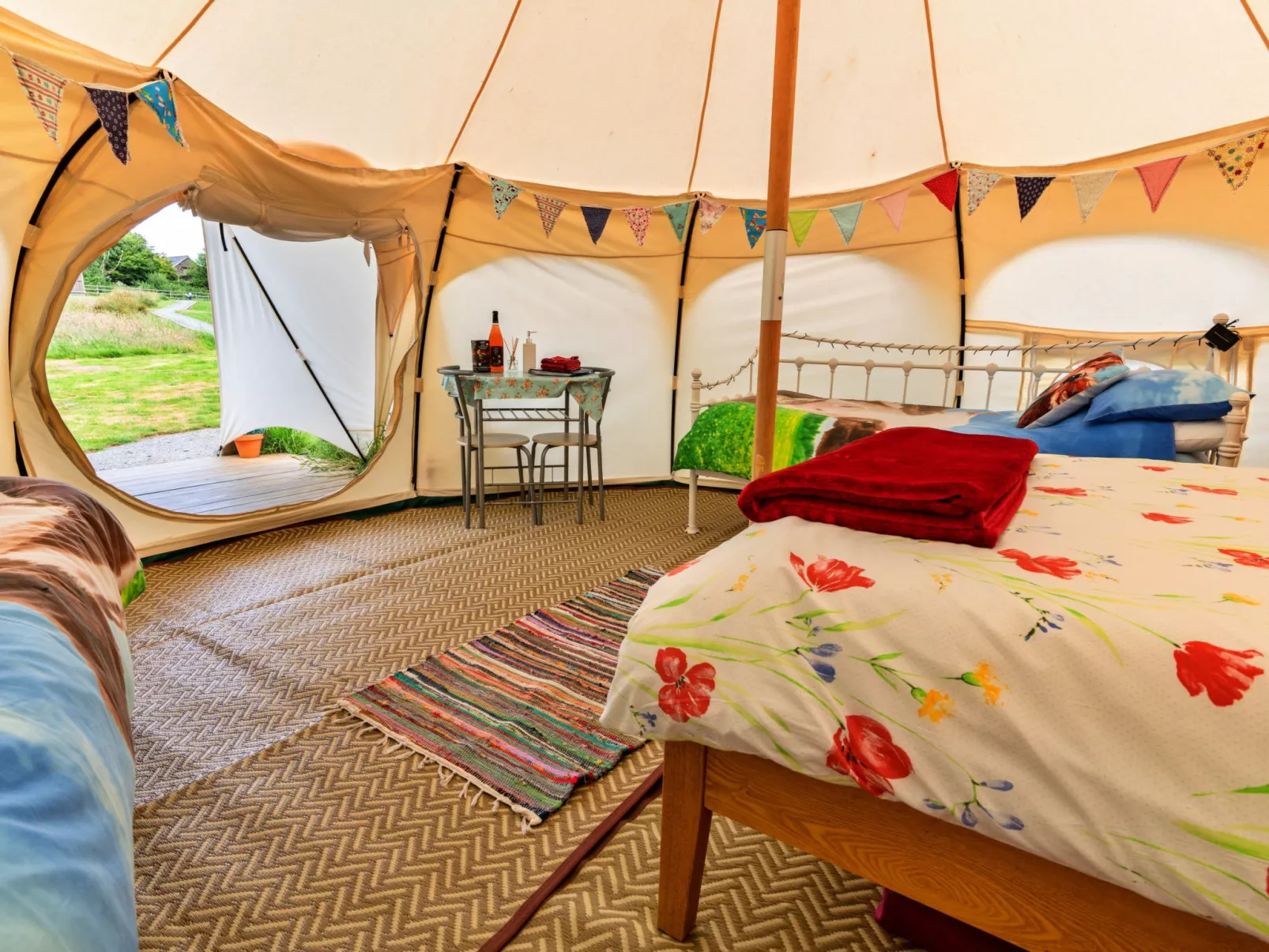 Oak Lotus Belle Tent-Dedans