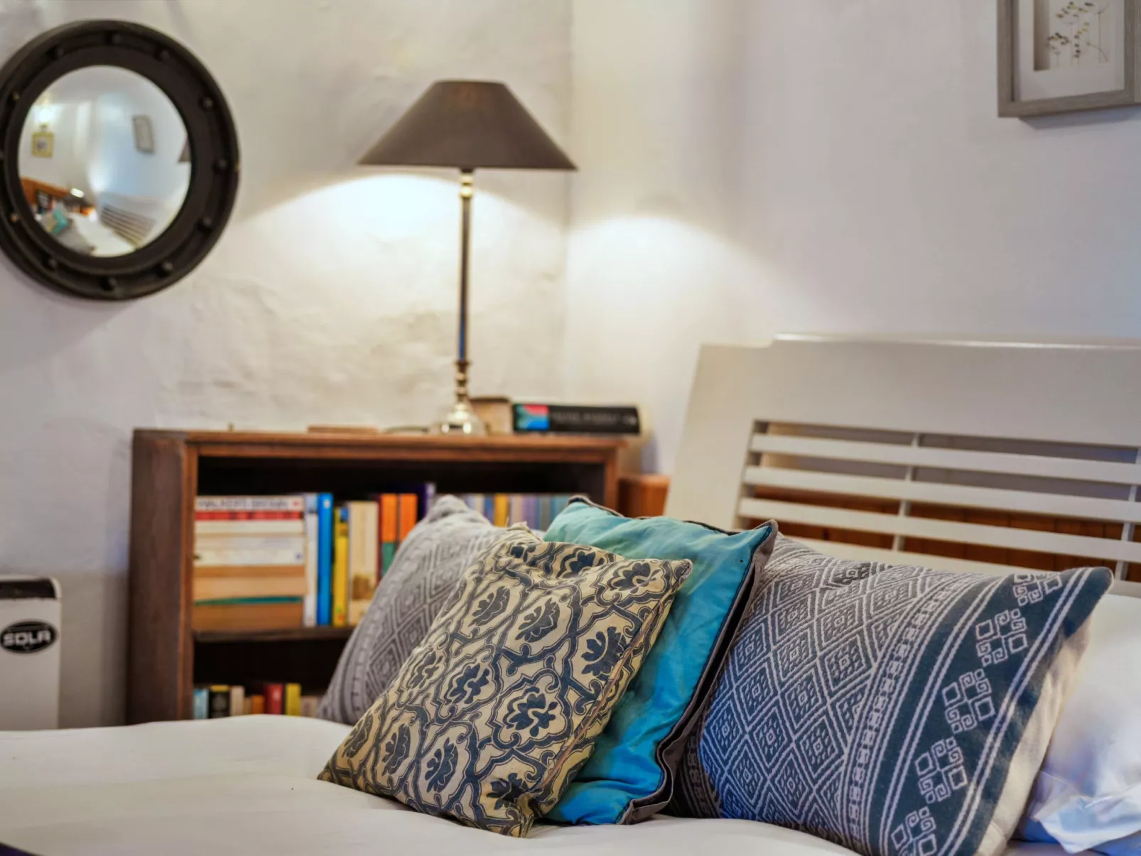 April Cottage-Dedans