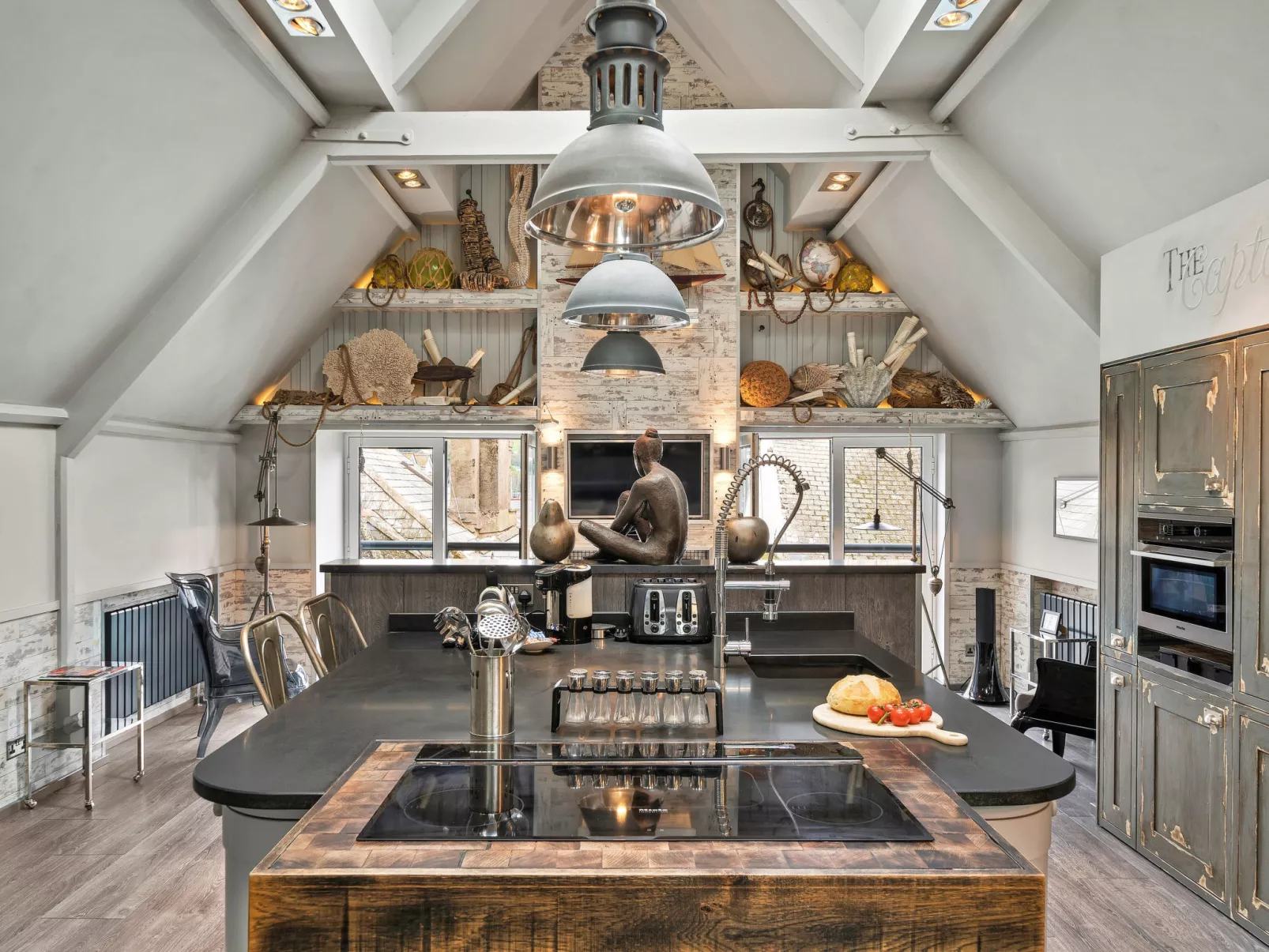 The Old Library-Drinnen