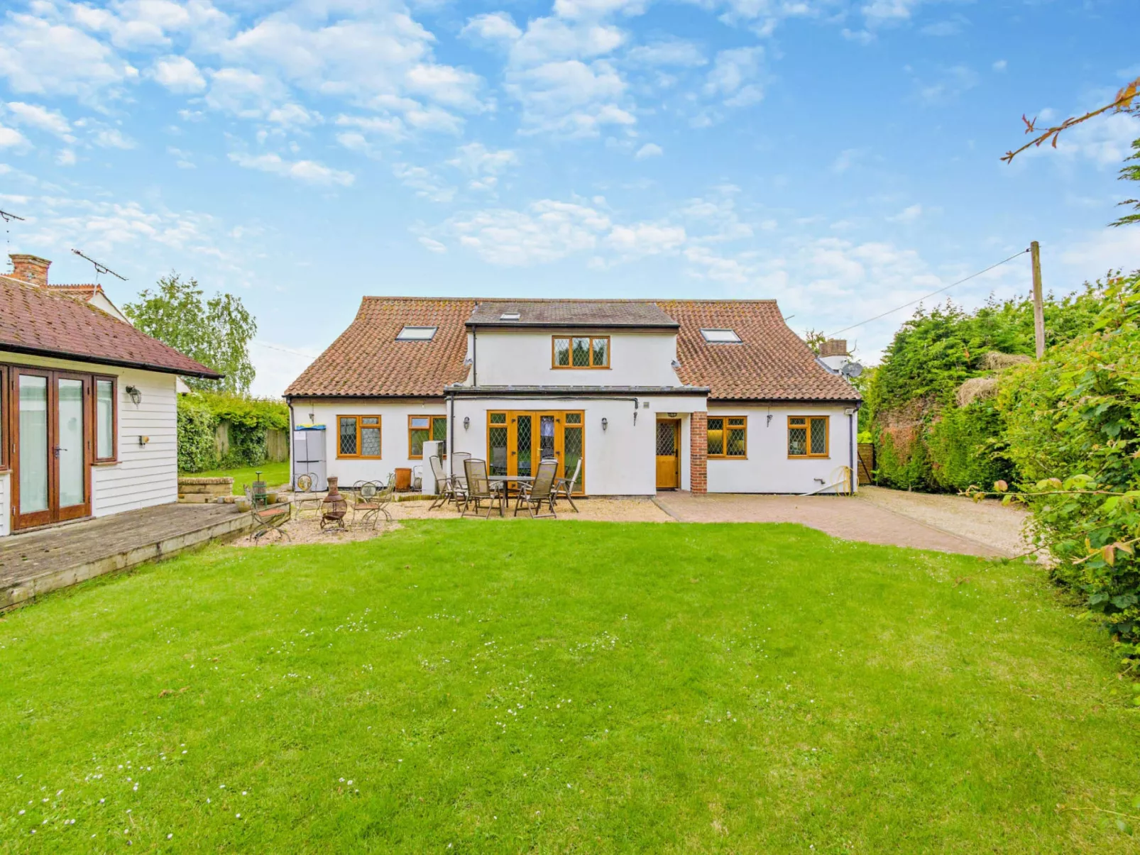 The House at No. 47-Dehors