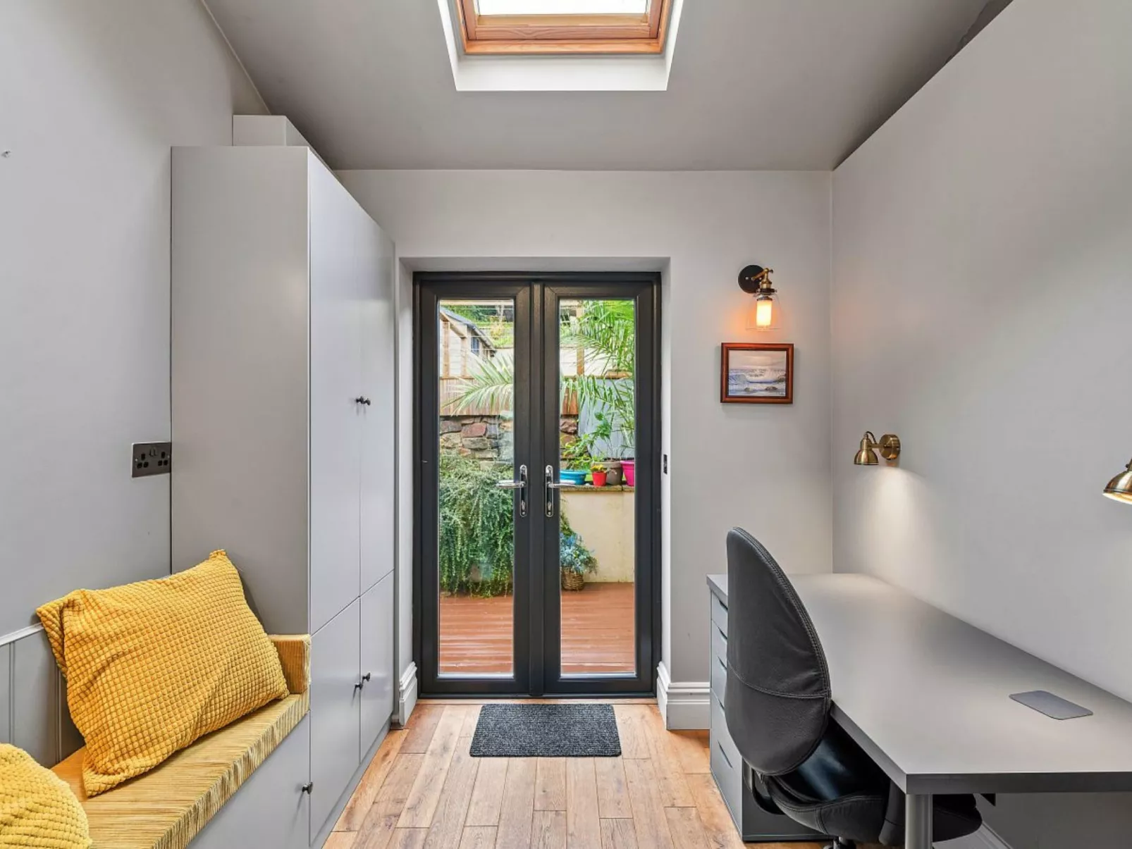 The Lamb Park Lookout-Dehors