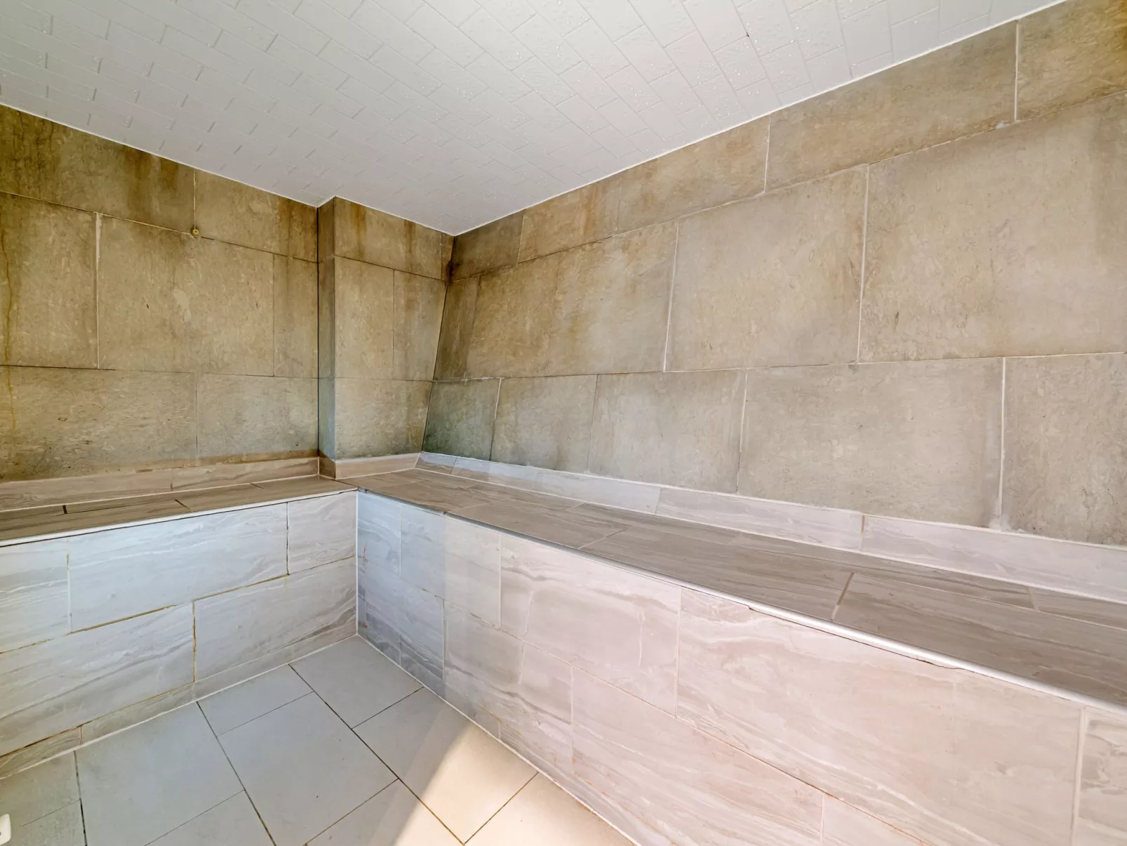 Roland House - Two Bedroom-Draußen