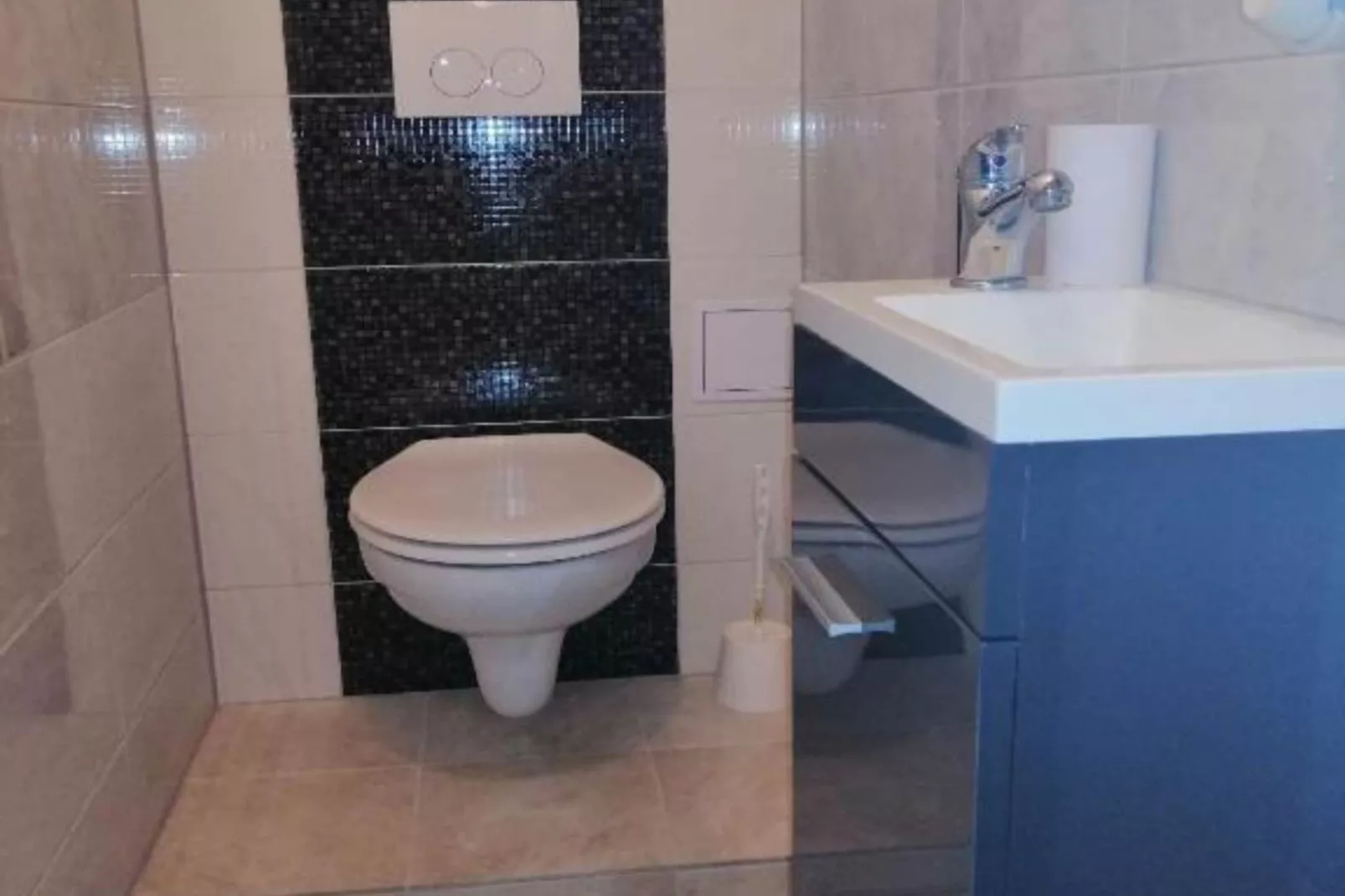 Apartment Libe with Sea View Trogir - Two Bedroom Apartment with Balcony-Bathroom