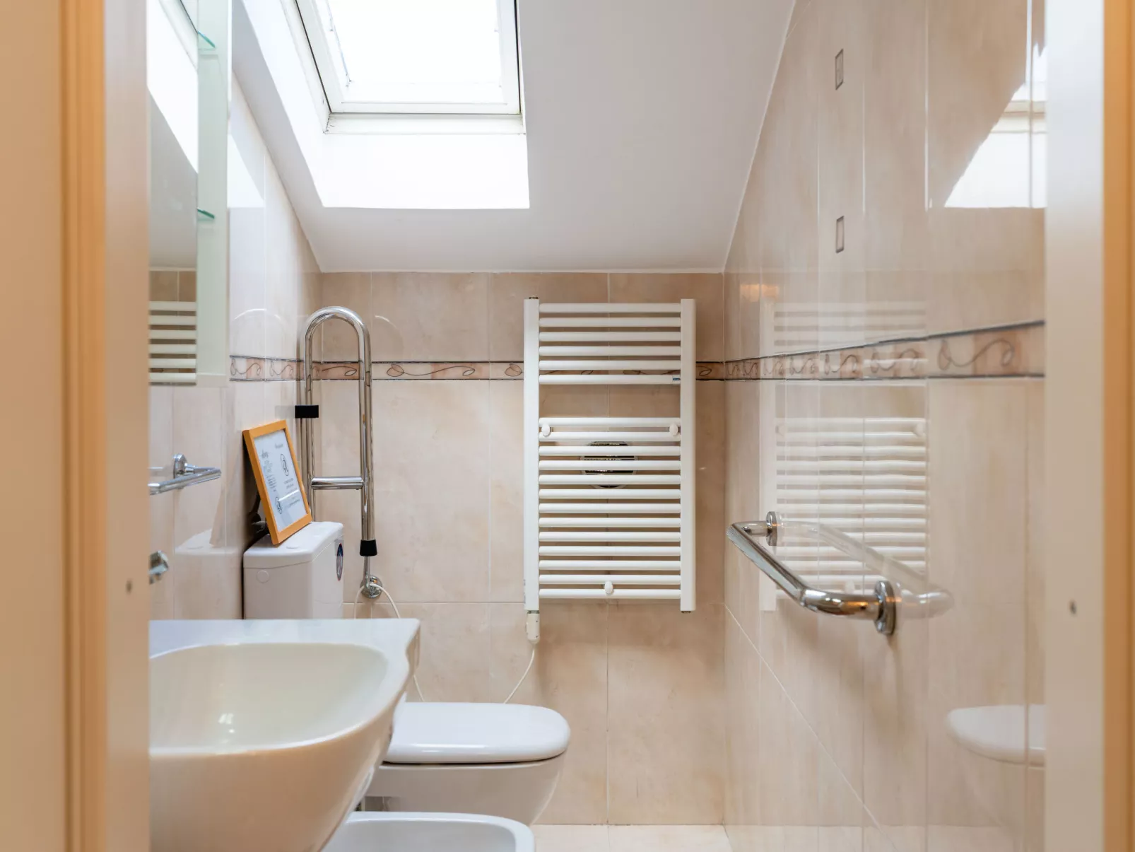 By Center and Sea-Drinnen