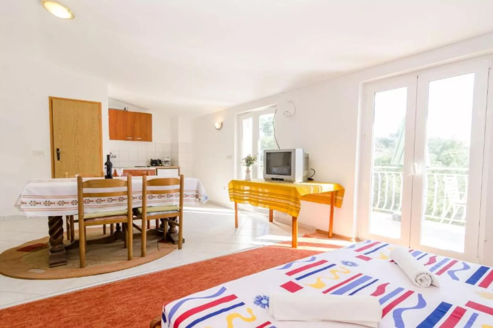 Guest House Sobra 38 - Double Room  with Garden View  3-Bedroom