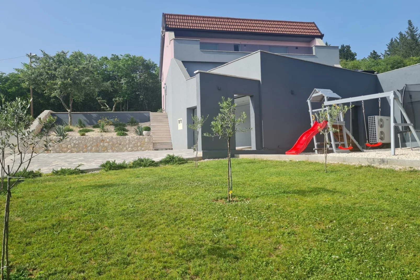 Four - Bedroom Villa-Outdoor