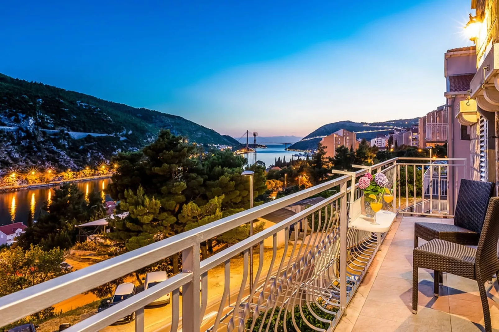 Three Bedroom Apartment with Pool-Terrasse/Balkon