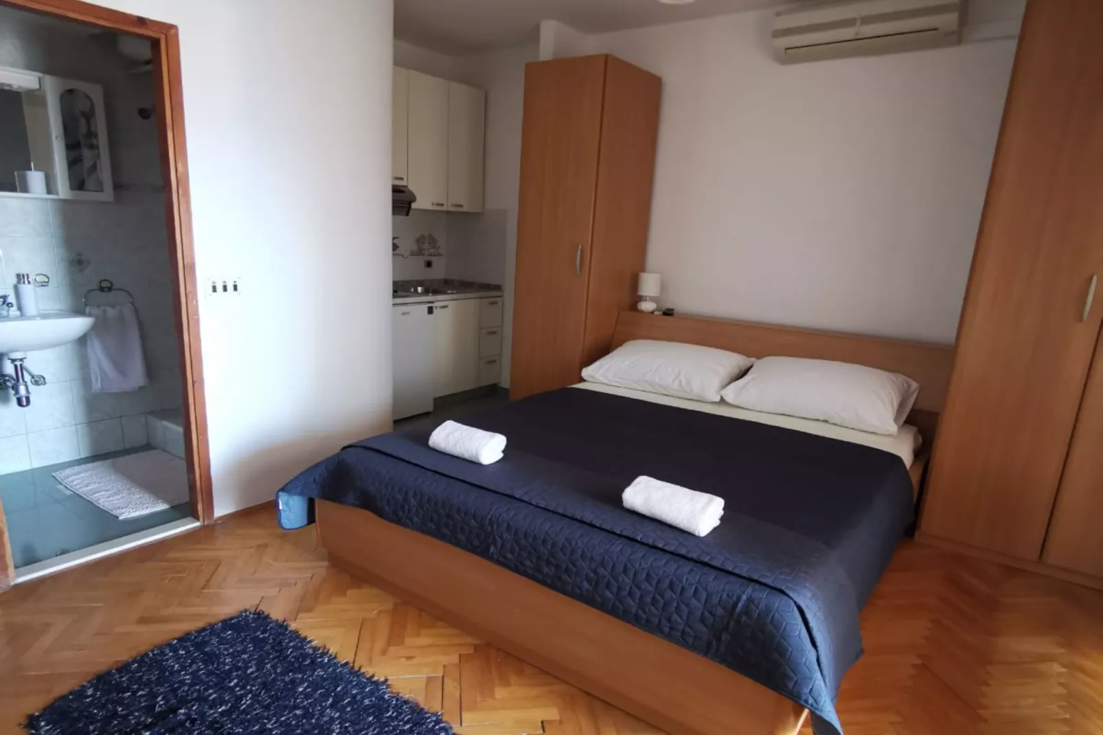 Three Bedroom Apartment with Terrace and  Sea View-Bedroom