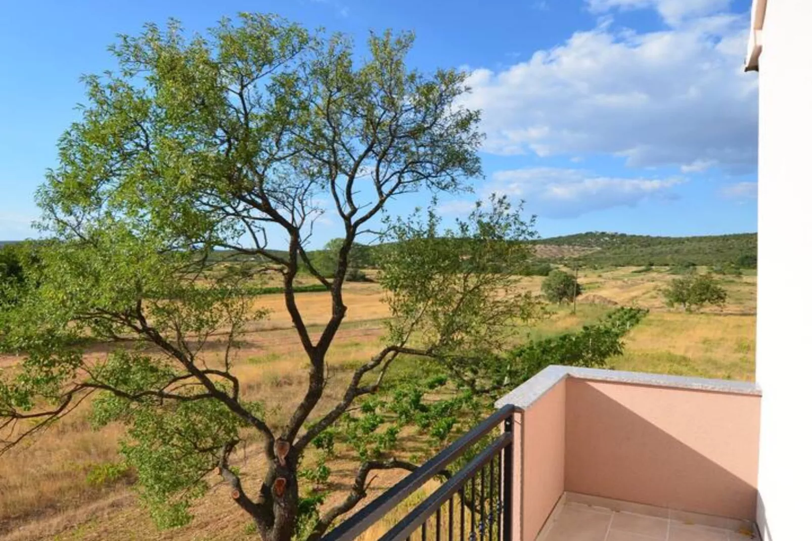 Villa With Pool-Terrasse/Balkon