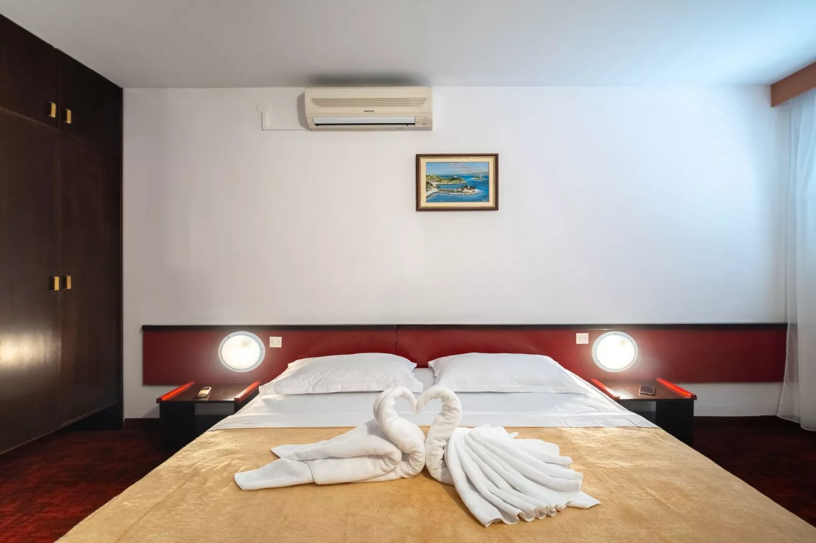 Hotel Issa - Double Room Sea View 4-Bedroom