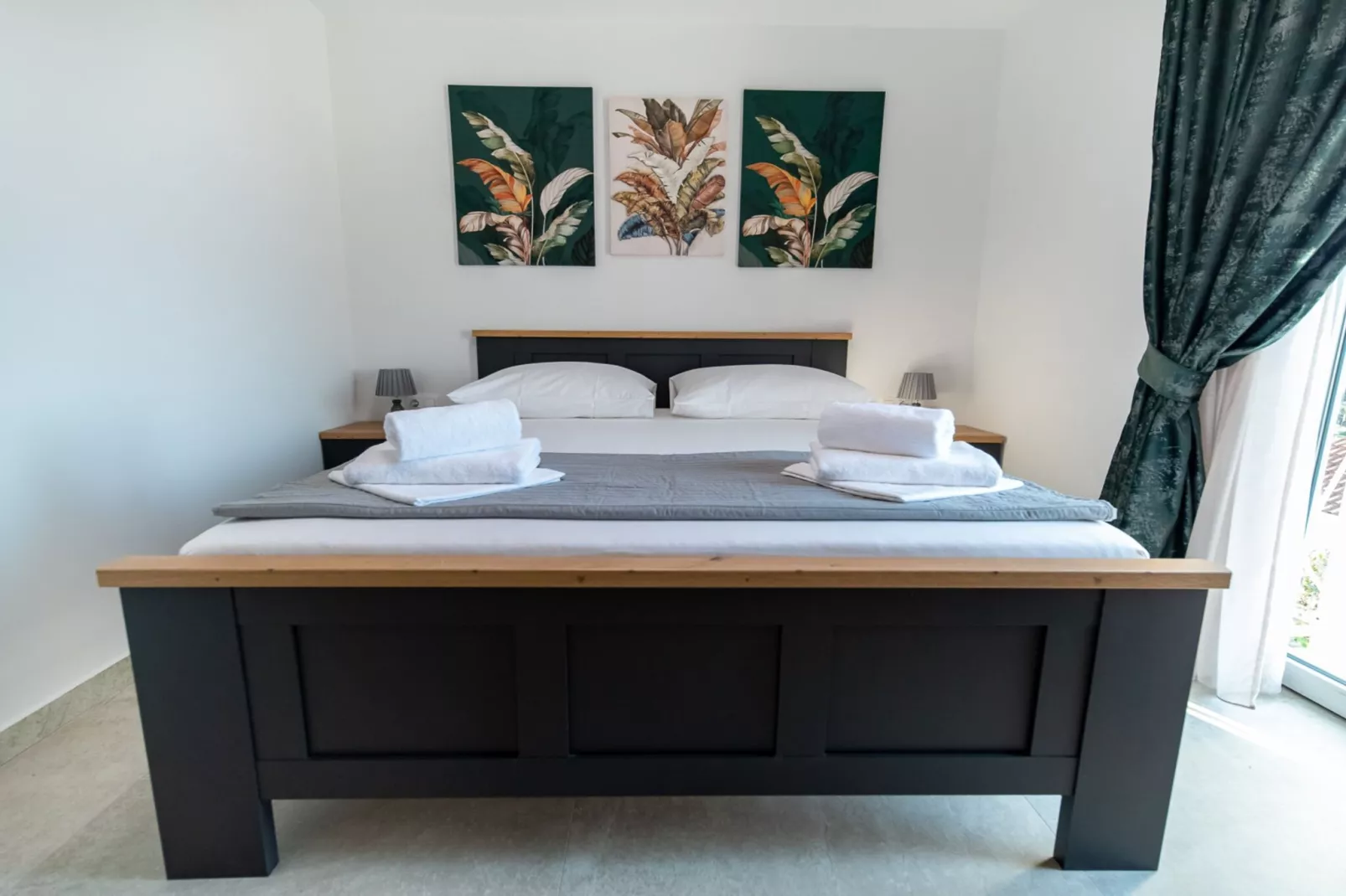 Apartments Sweet Escape - Two Bedroom Apartment with Terrace and Sea View-Schlafzimmer