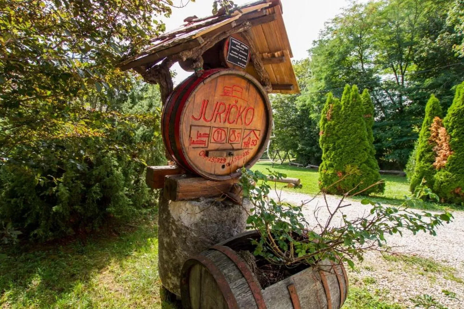 Rustic Charm Cottage Country House with Sauna - Five Bedroom  Holiday Home with Sauna-Outdoor