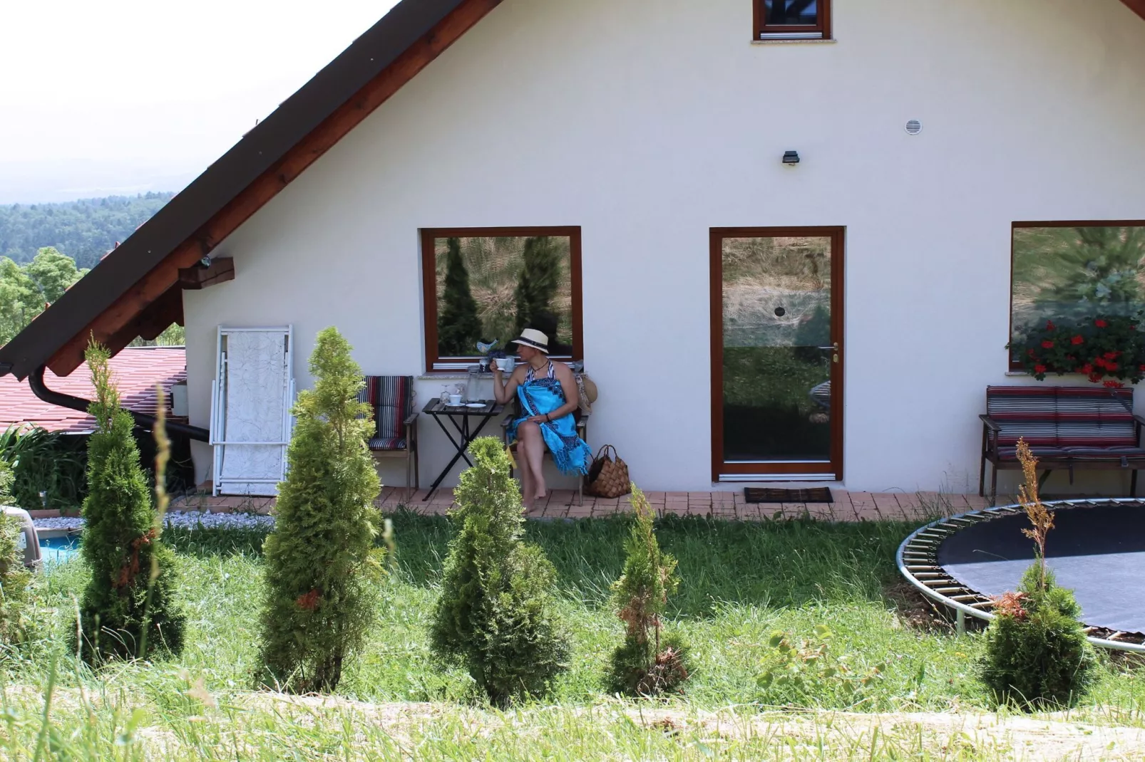 Rustic Refuge Glamping with Hot-Tub and Sauna - Two Bedroom Apartment with Terrace-Outdoor