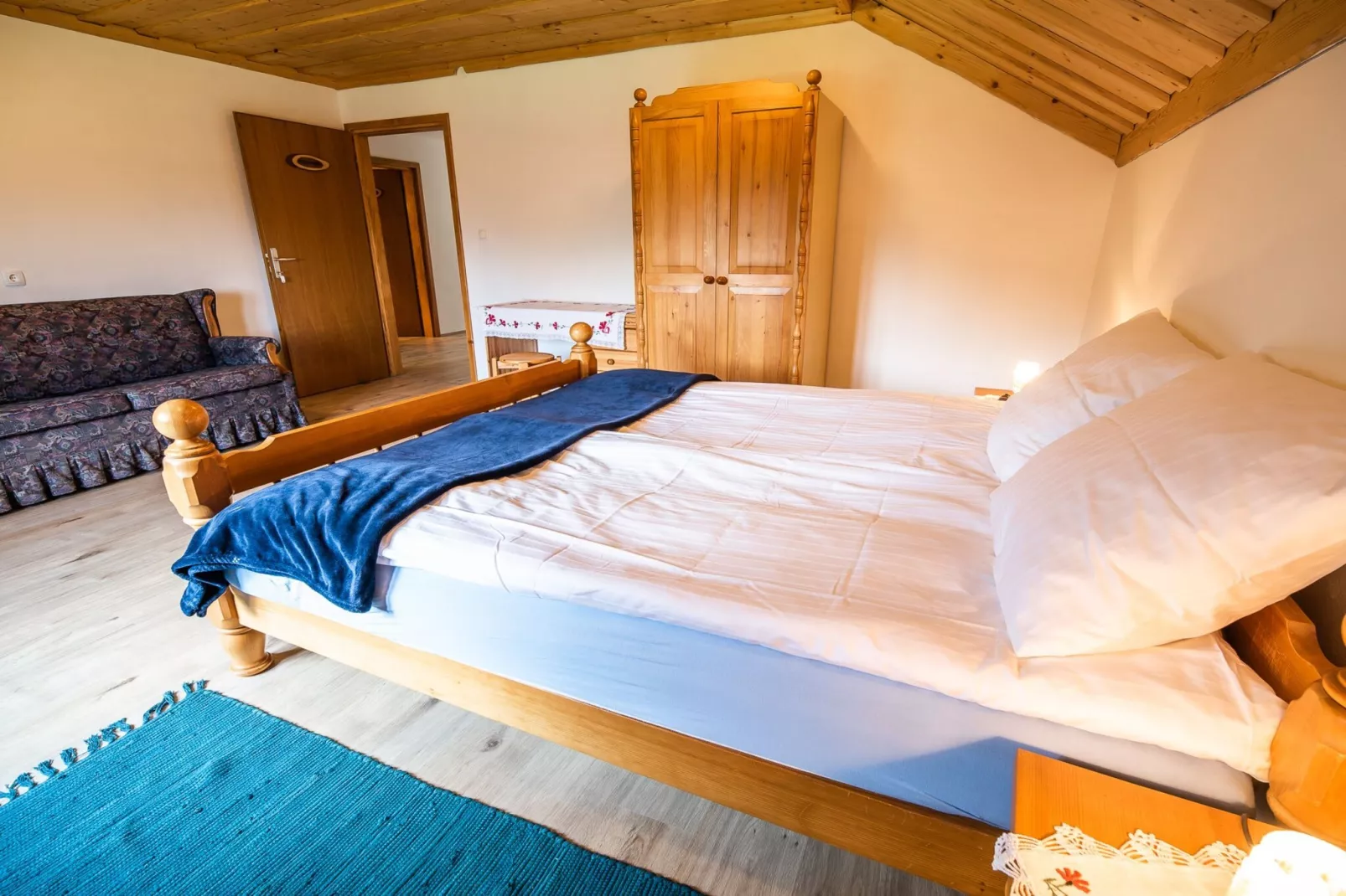 Bloomfield Retreat Country House with Sauna - Three Bedroom Country House-Schlafzimmer