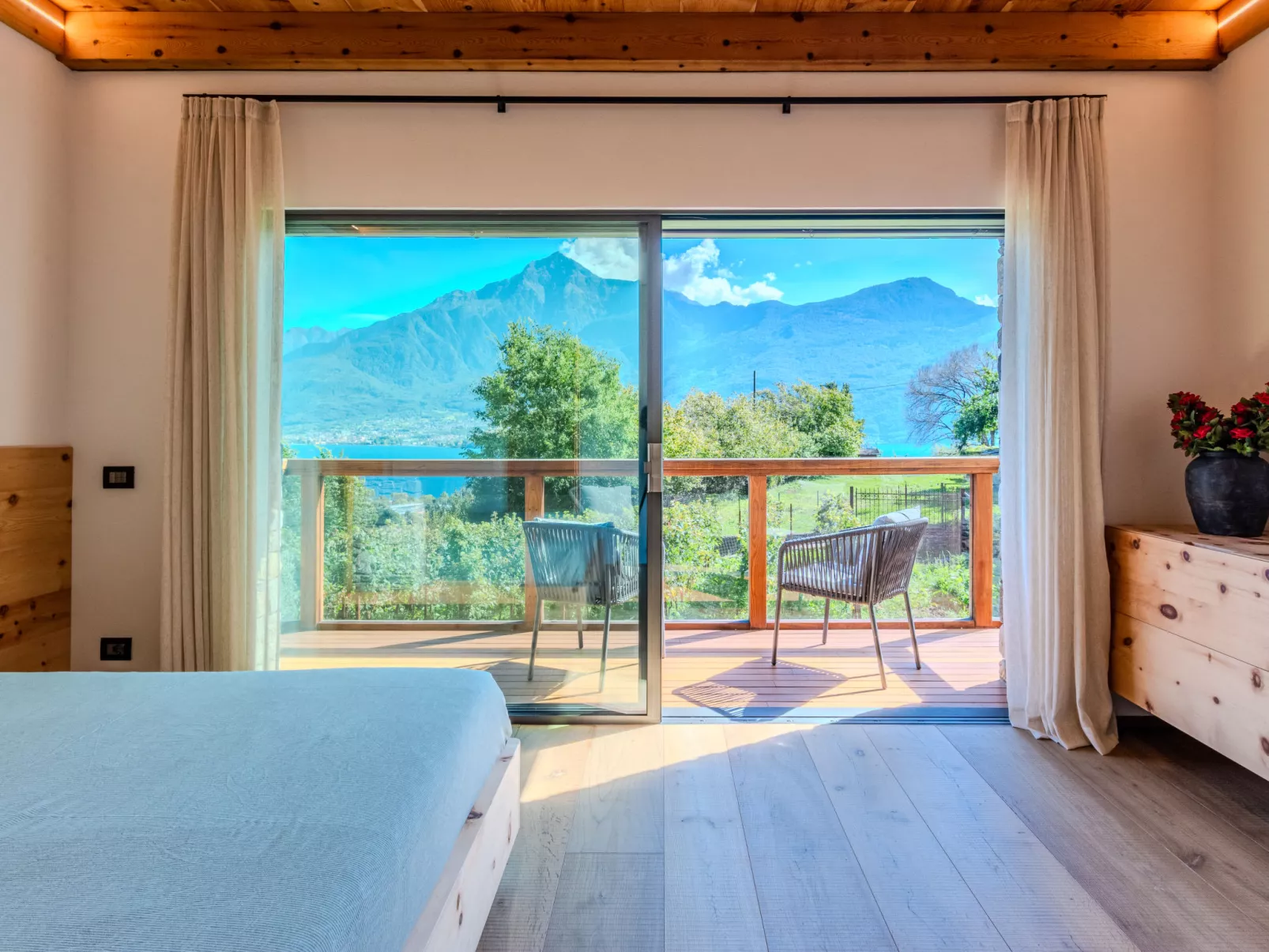 Woodhouse Domaso-Dedans