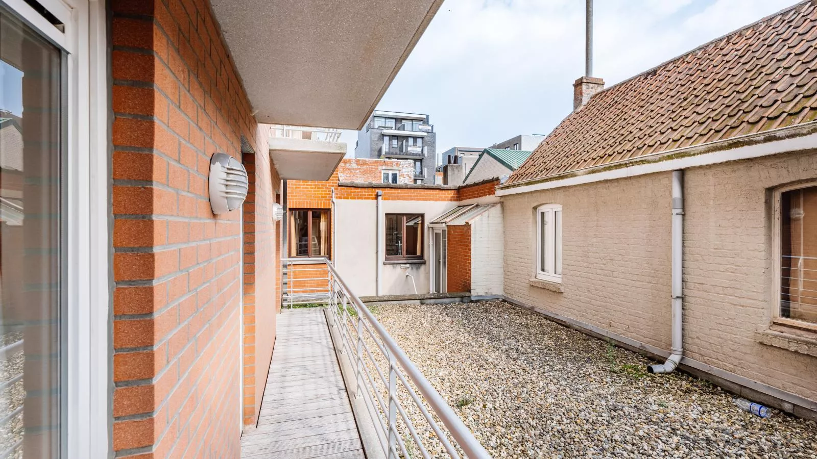 Brit Eerste-Terrace balcony