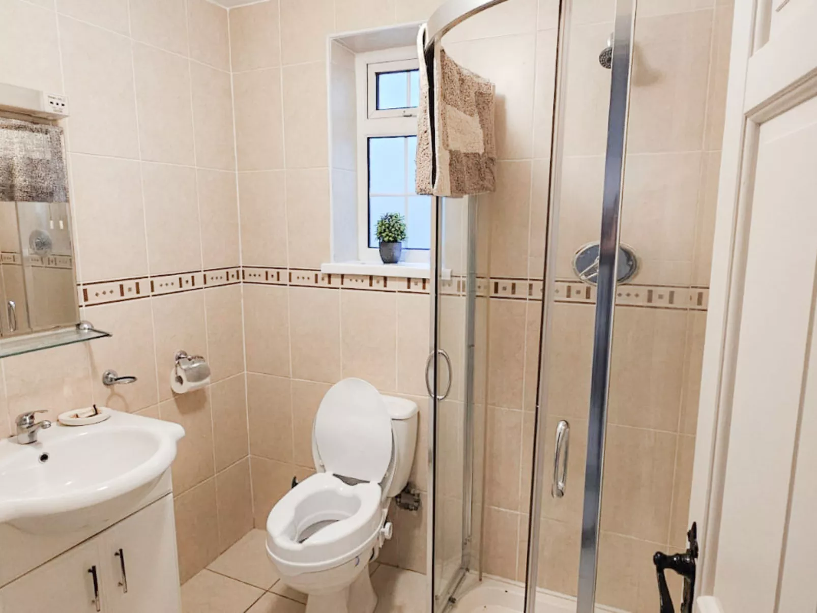 Passage East Holiday Home-Drinnen