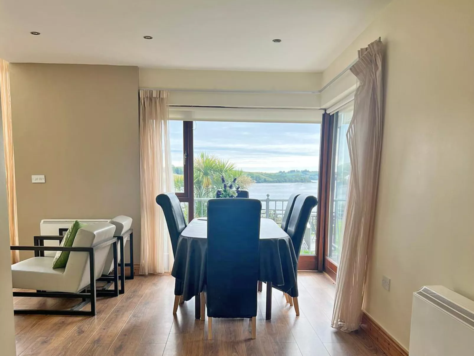 Castle Quay (TR4) HH No 14-Dedans