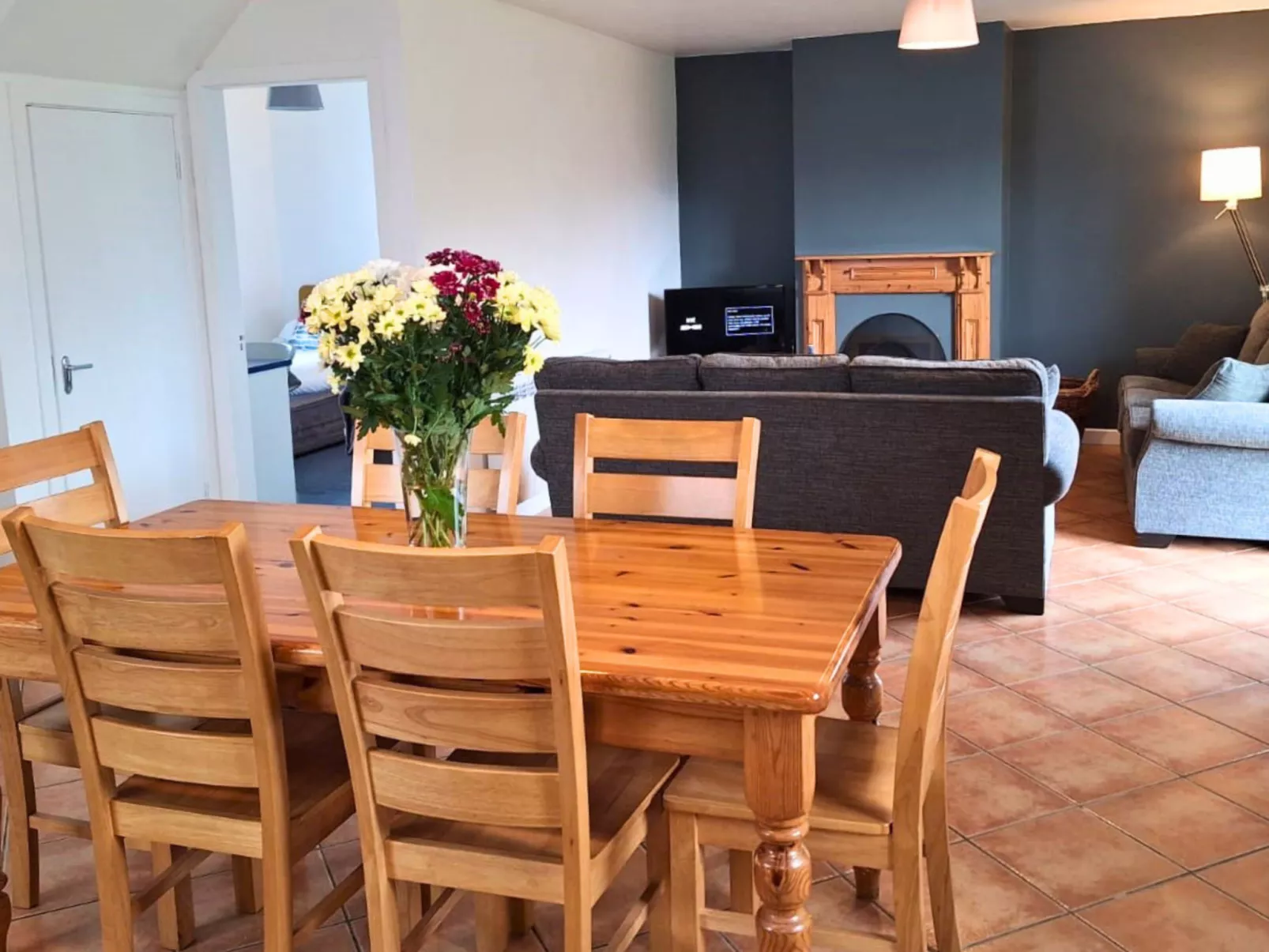 Dingle HC (S7)(TR4)  No 13-Drinnen