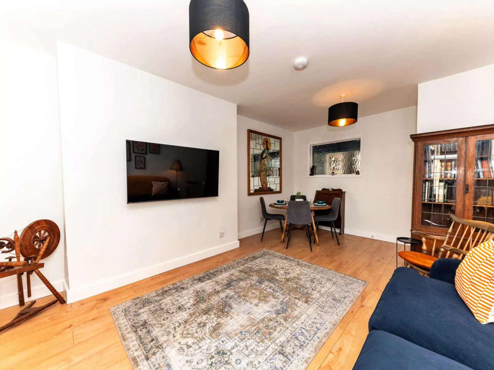 Sheila's Cottage-Inside