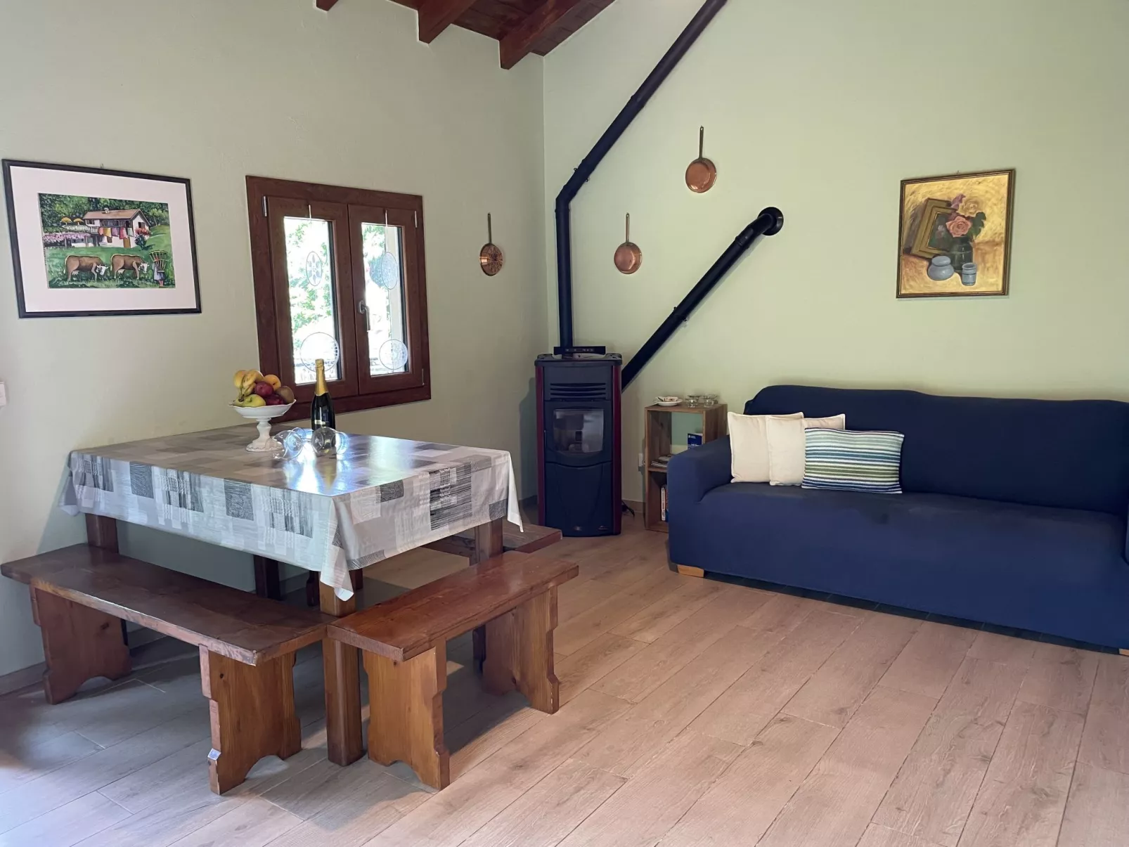Baita Lavu'-Inside